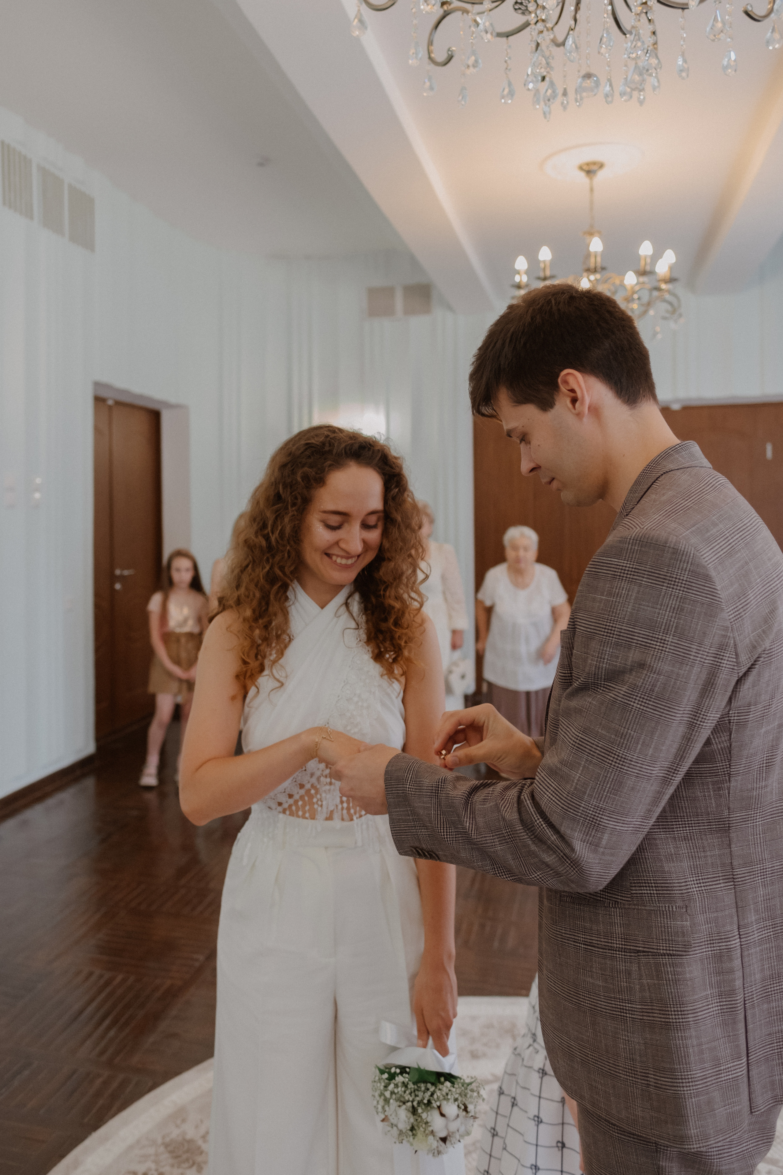 ЗАГС + свадебная прогулка Каролины и Артема. Свадебный и семейный фотограф г. Волгоград Биленко Ангелина