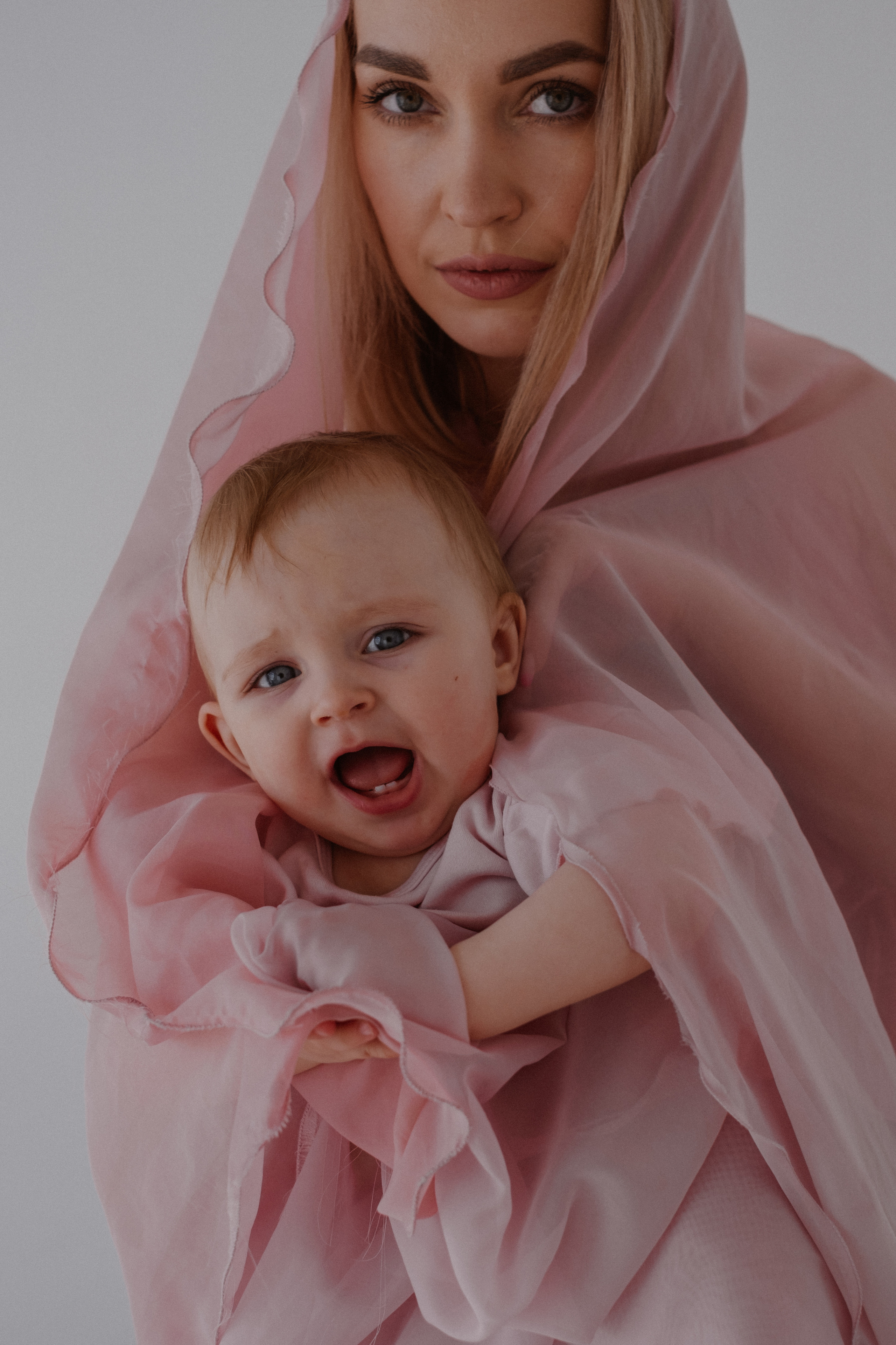 Фотосессия мамы и дочки Алиса + Оля. Свадебный и семейный фотограф г. Волгоград Биленко Ангелина