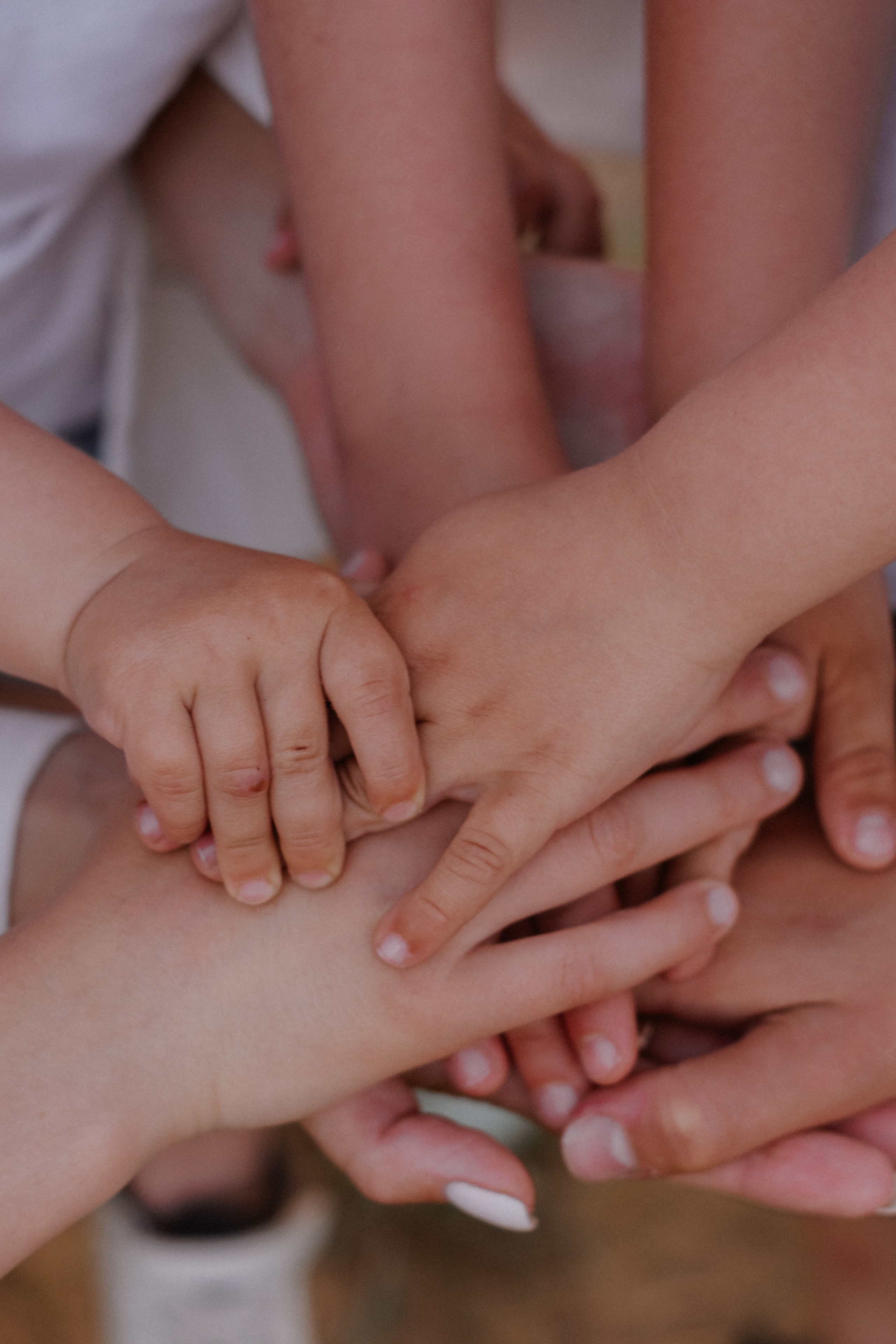 Семейная прогулочная фотосессия Ира+Ри+Арсен+Ваник+Давид+Амиран. Свадебный и семейный фотограф г. Волгоград Биленко Ангелина