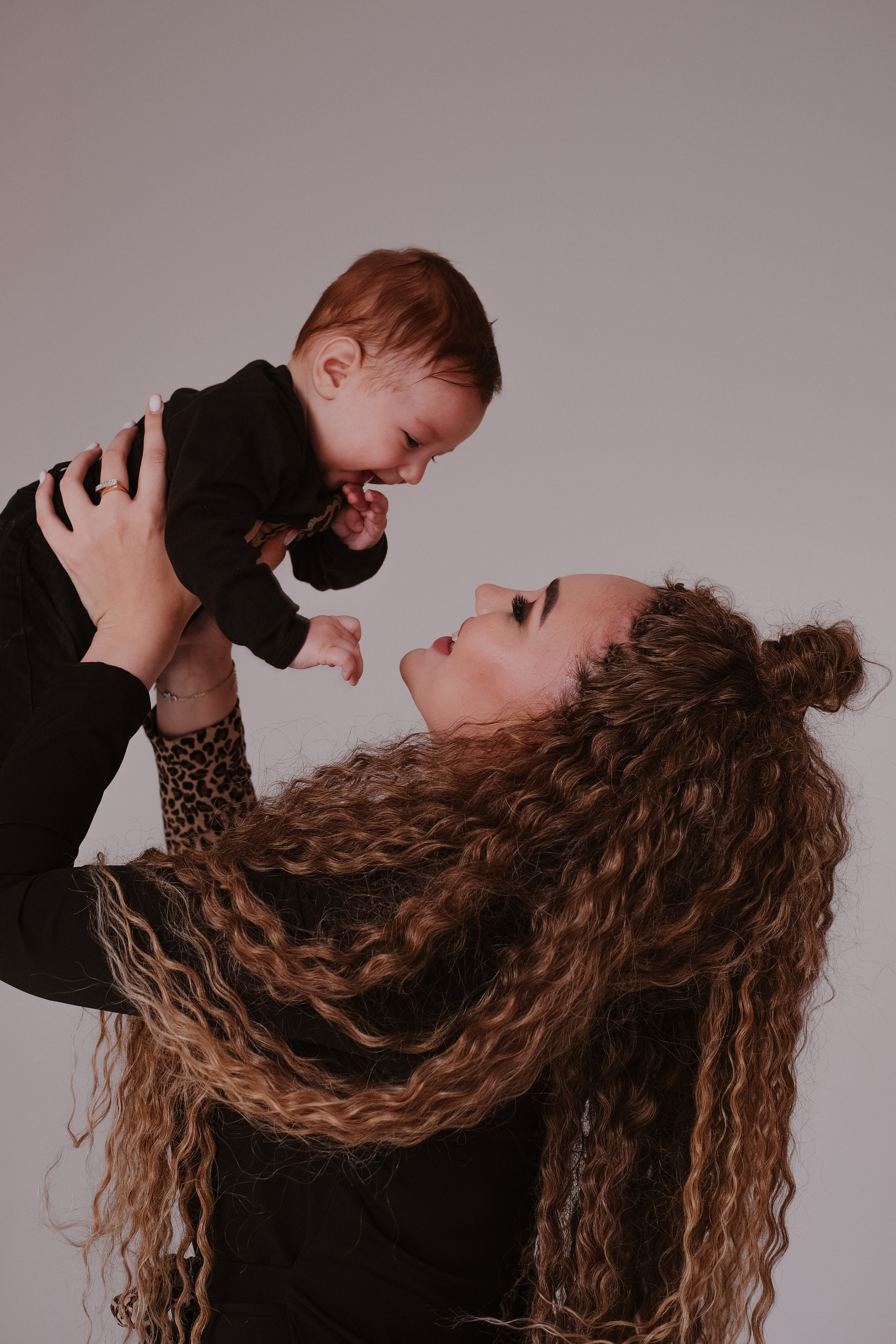 Студийная семейная фотосессия Даша + Артем + Мирон. Свадебный и семейный фотограф г. Волгоград Биленко Ангелина