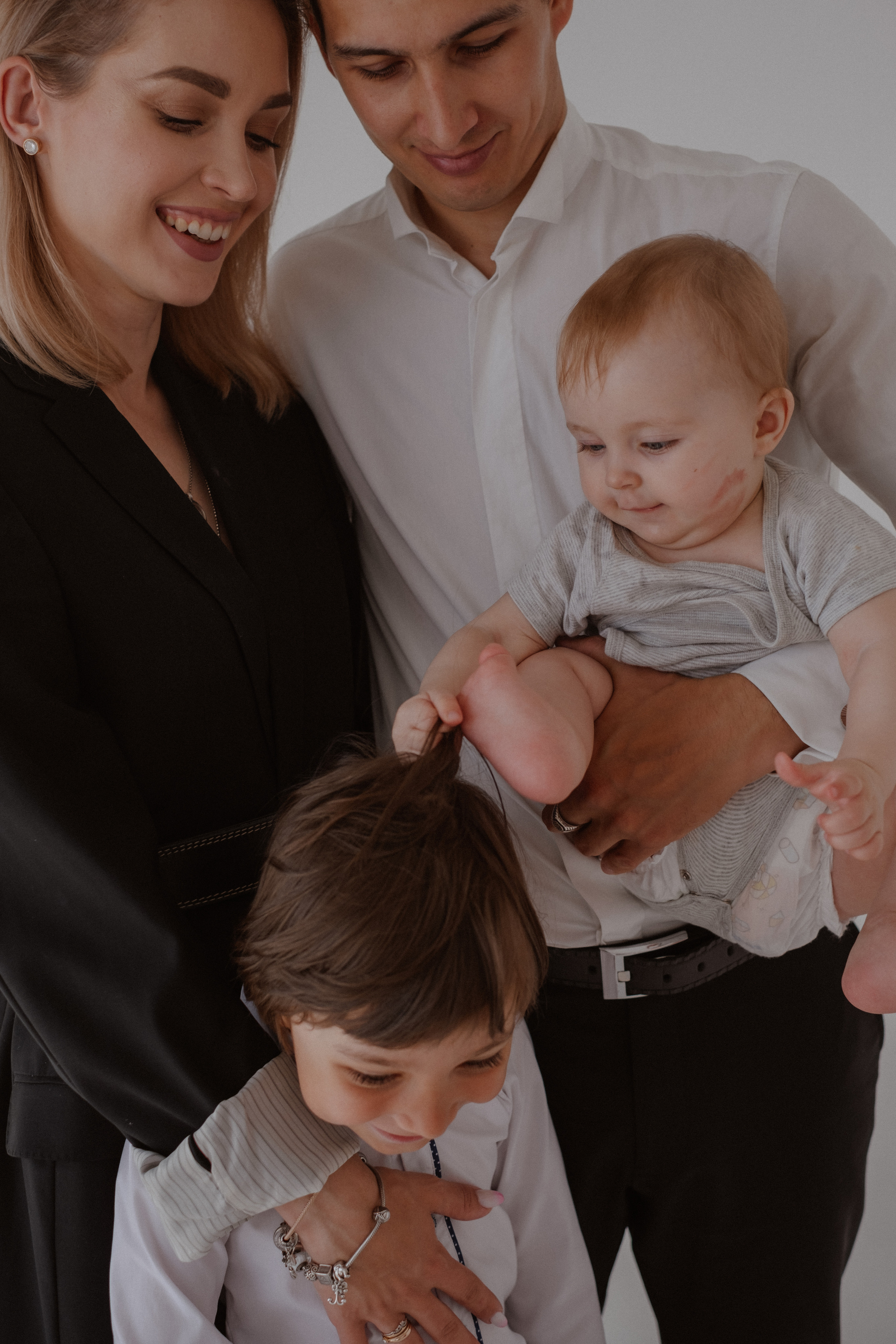 Семейная фотосессия Оля + Алиса + Женя + Даня. Свадебный и семейный фотограф г. Волгоград Биленко Ангелина