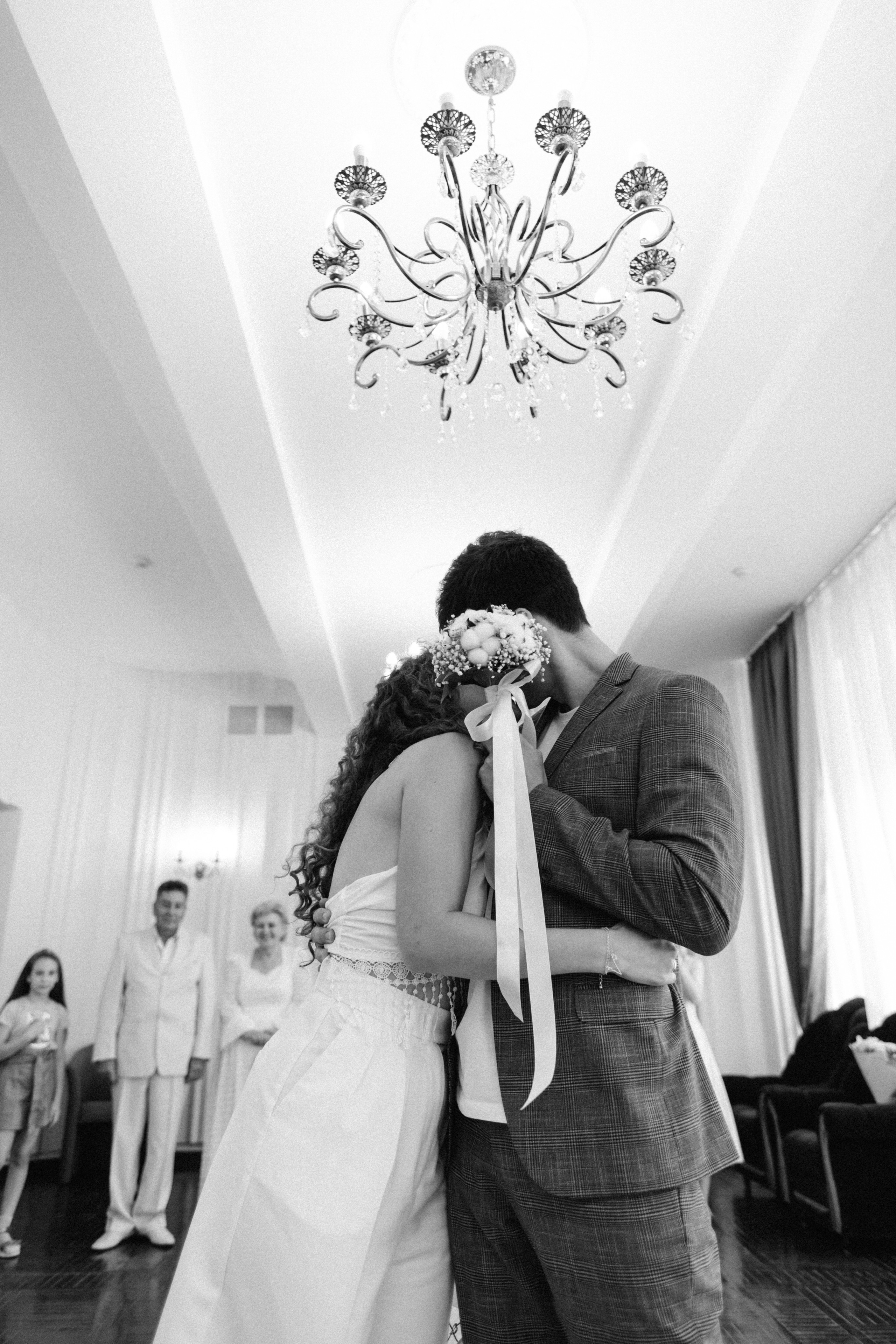 ЗАГС + свадебная прогулка Каролины и Артема. Свадебный и семейный фотограф г. Волгоград Биленко Ангелина