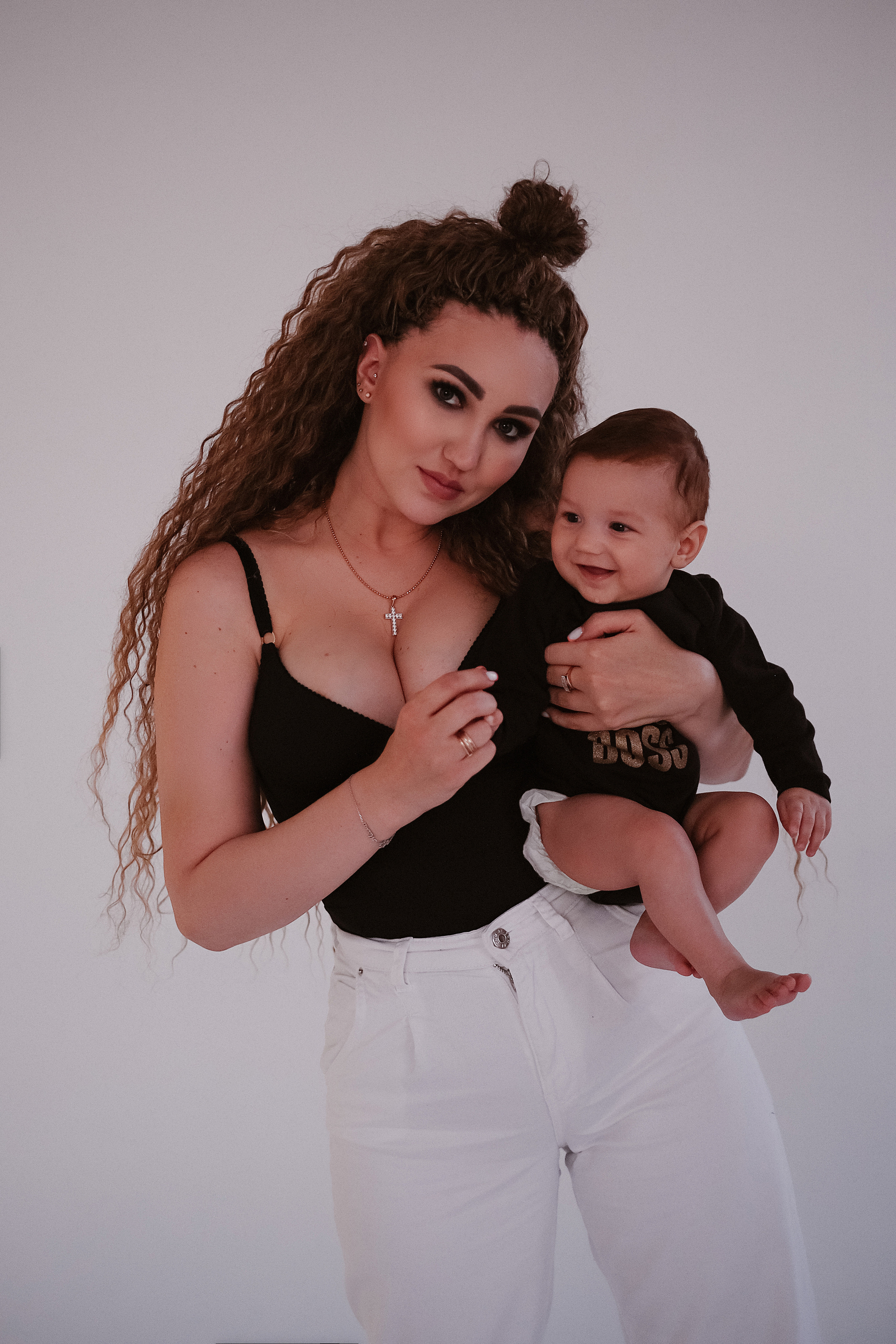 Студийная семейная фотосессия Даша + Артем + Мирон. Свадебный и семейный фотограф г. Волгоград Биленко Ангелина