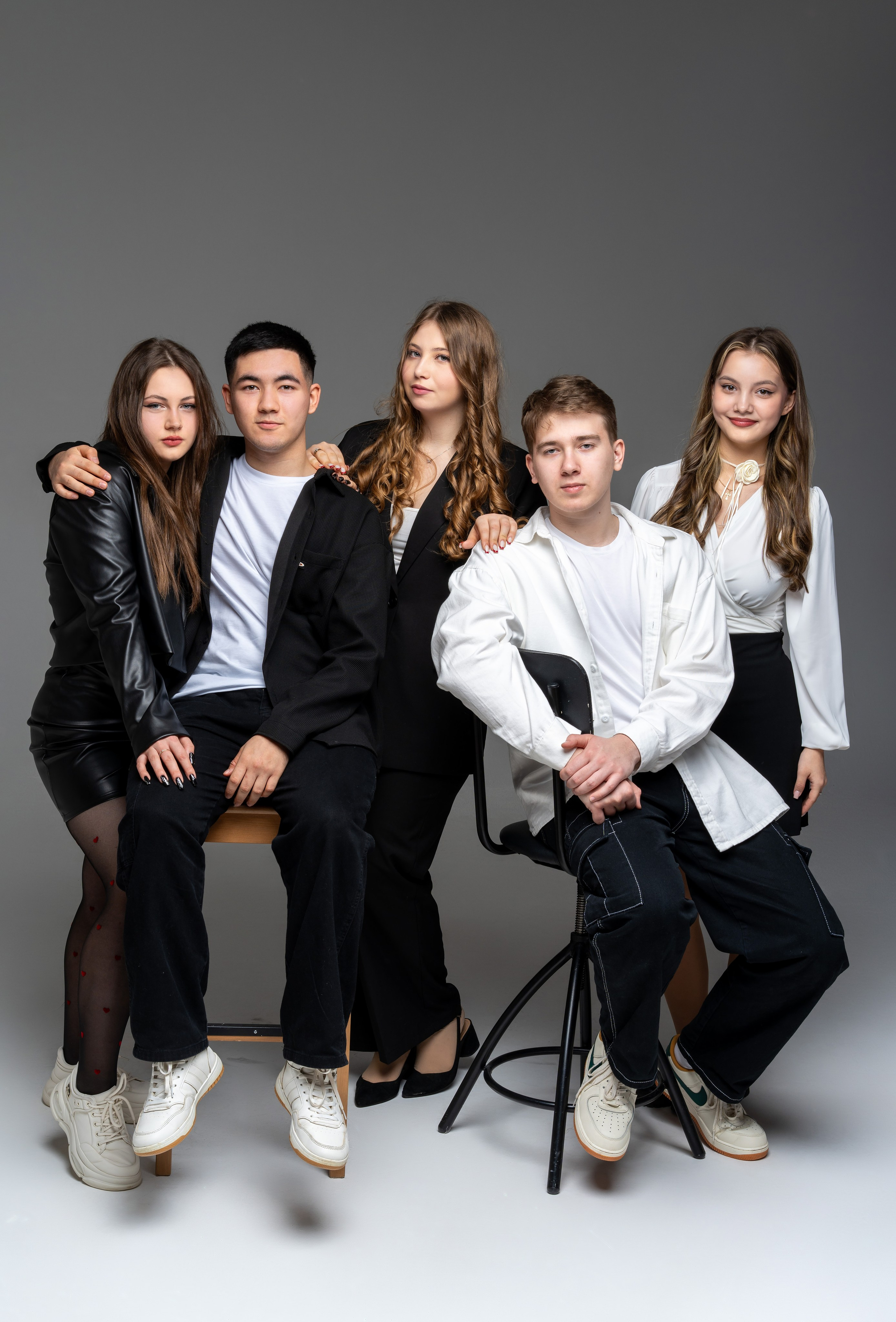 9 — 11 классы. Фотографы в г. Астрахань Сергей и Елена Бовтуновы