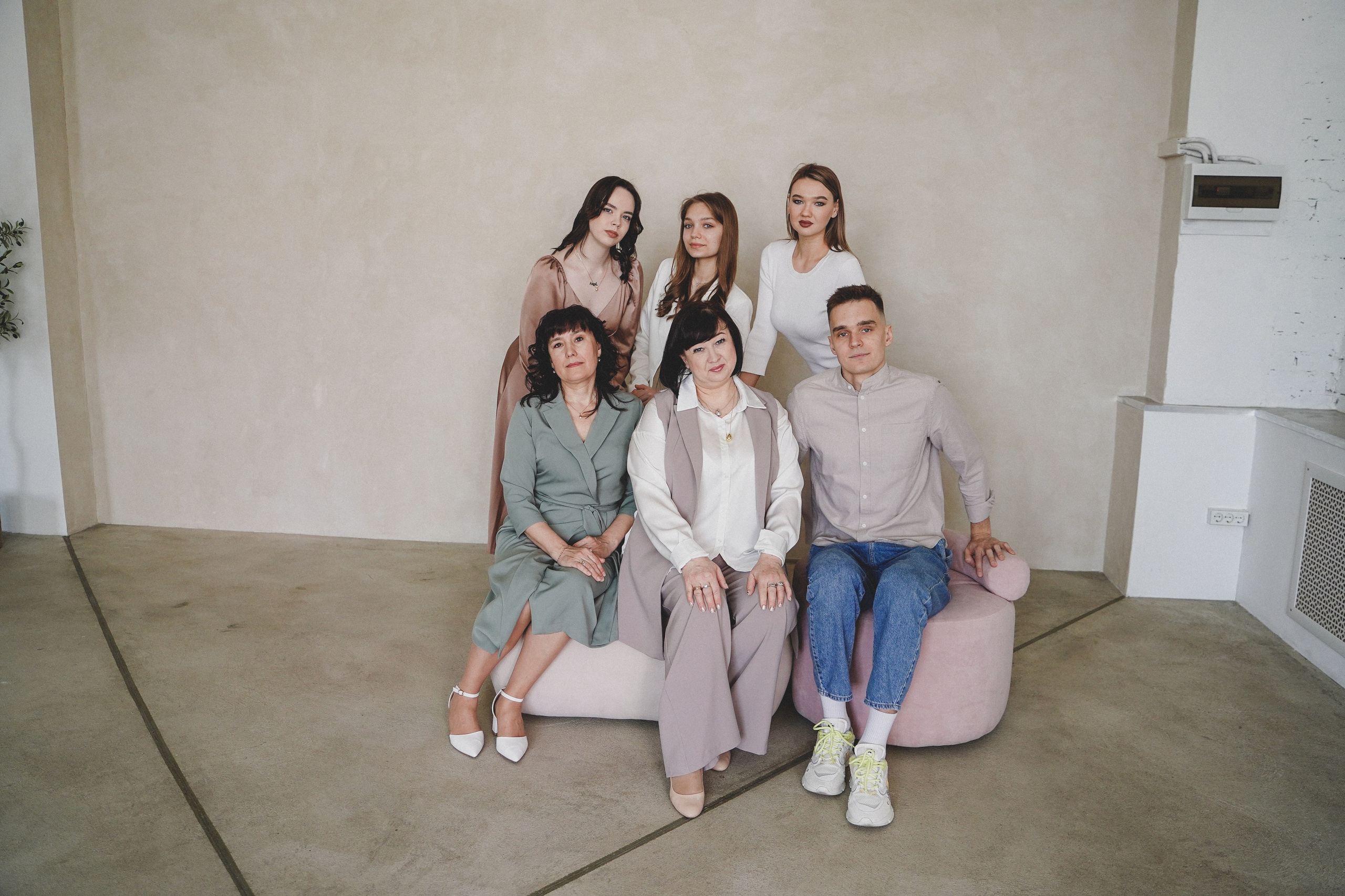 Фотосессия большой семьи в студии. Семейный и женский фотограф в Краснодаре Анастасия Приймак