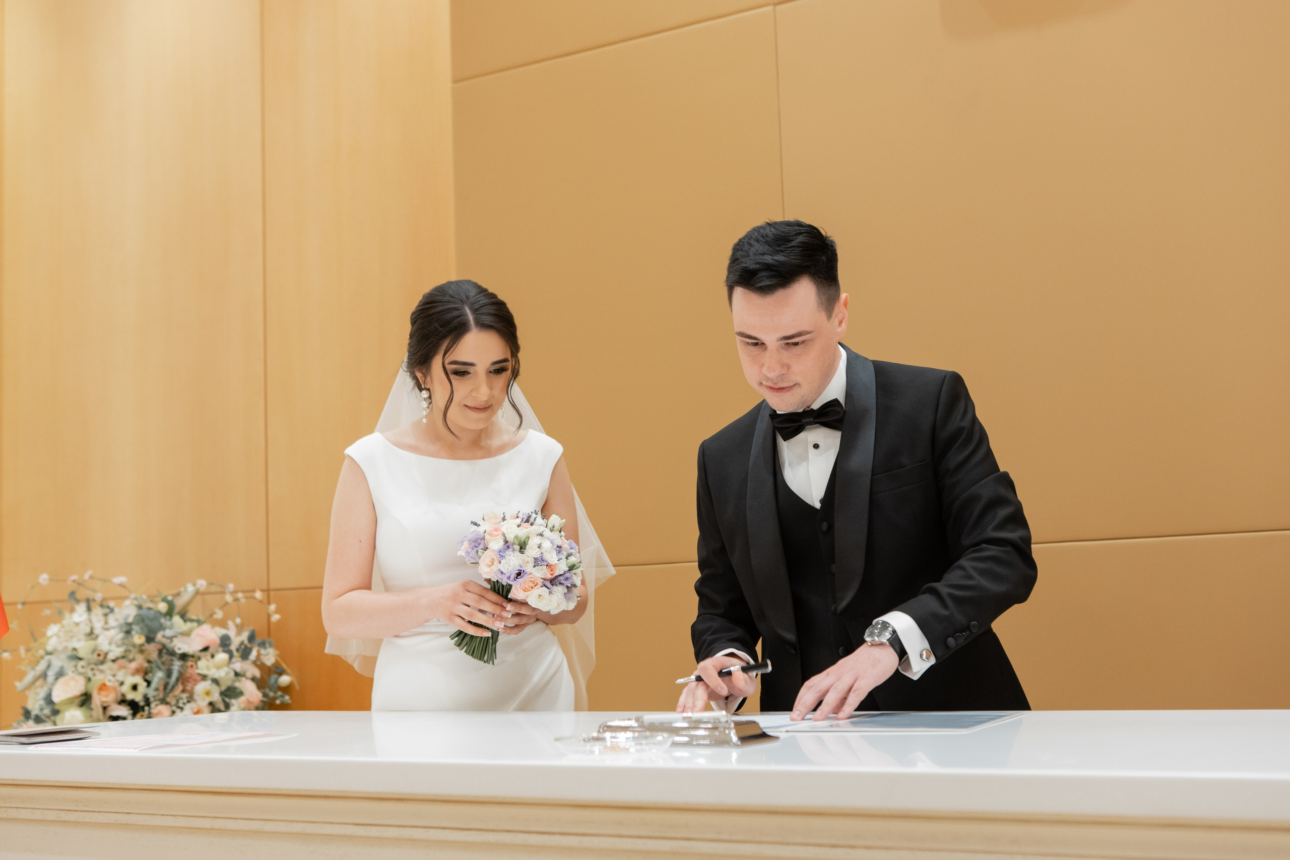 Свадьба в Барвихе.  Фото на свадьбу в Барвихе. Загс в Барвихе. Подать заявление в Барвихе. Московский областной загс барвиха. Барвиха village загс