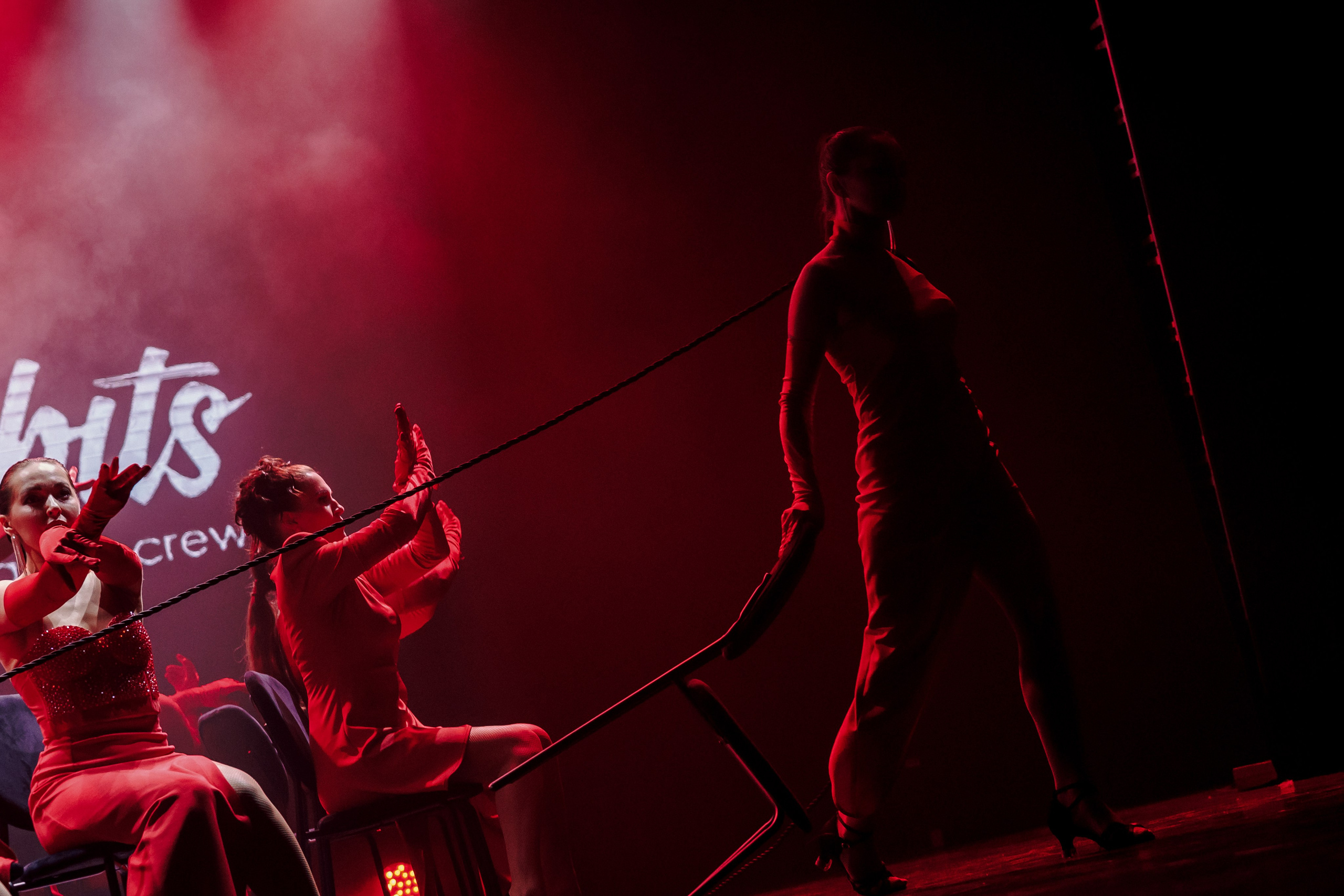 Отчётный концерт танцевальной школы «Red Rabbits» 2025. Лёшка Варзегов — фотограф