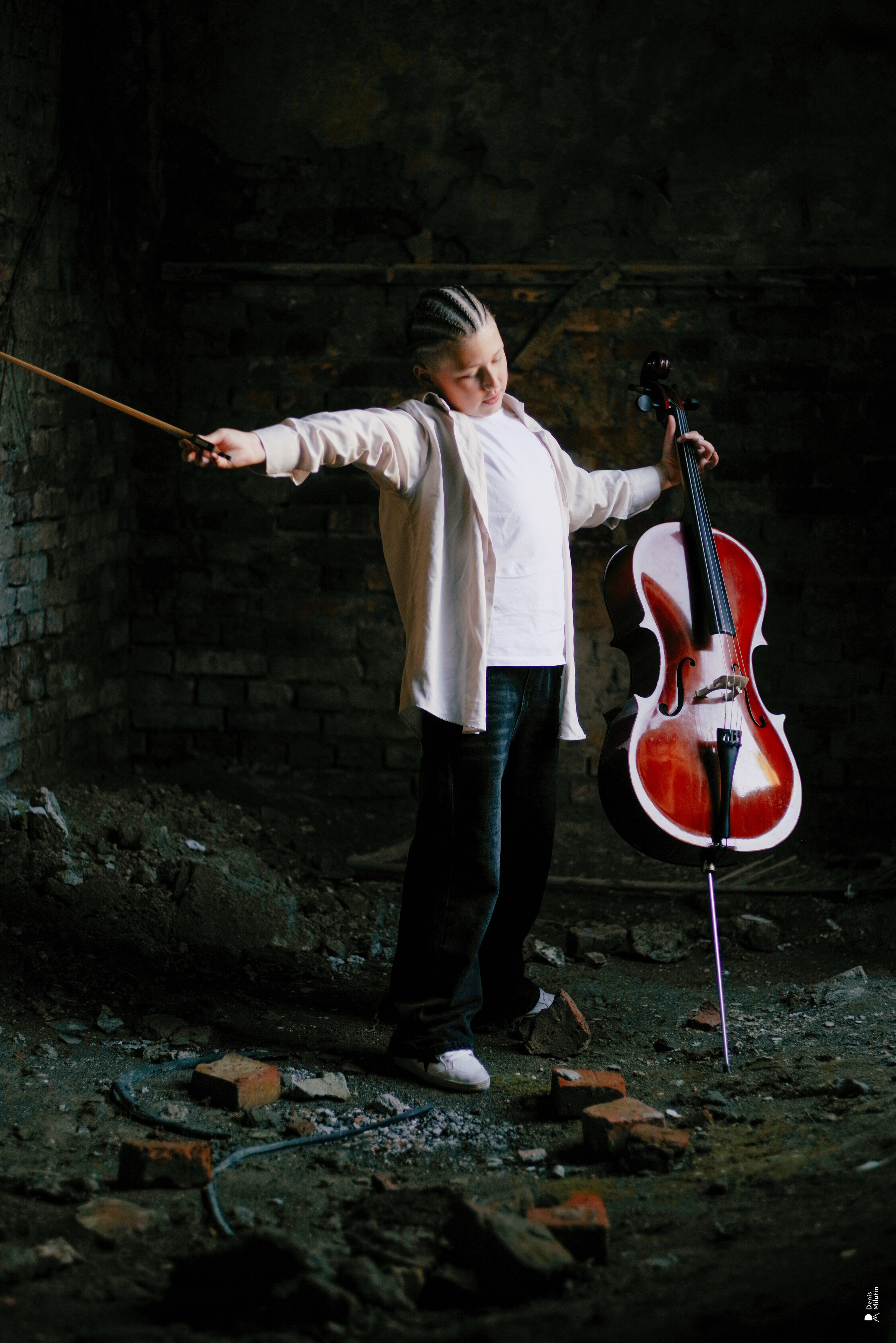 Виолончелист. Портретный фотограф Денис Милютин