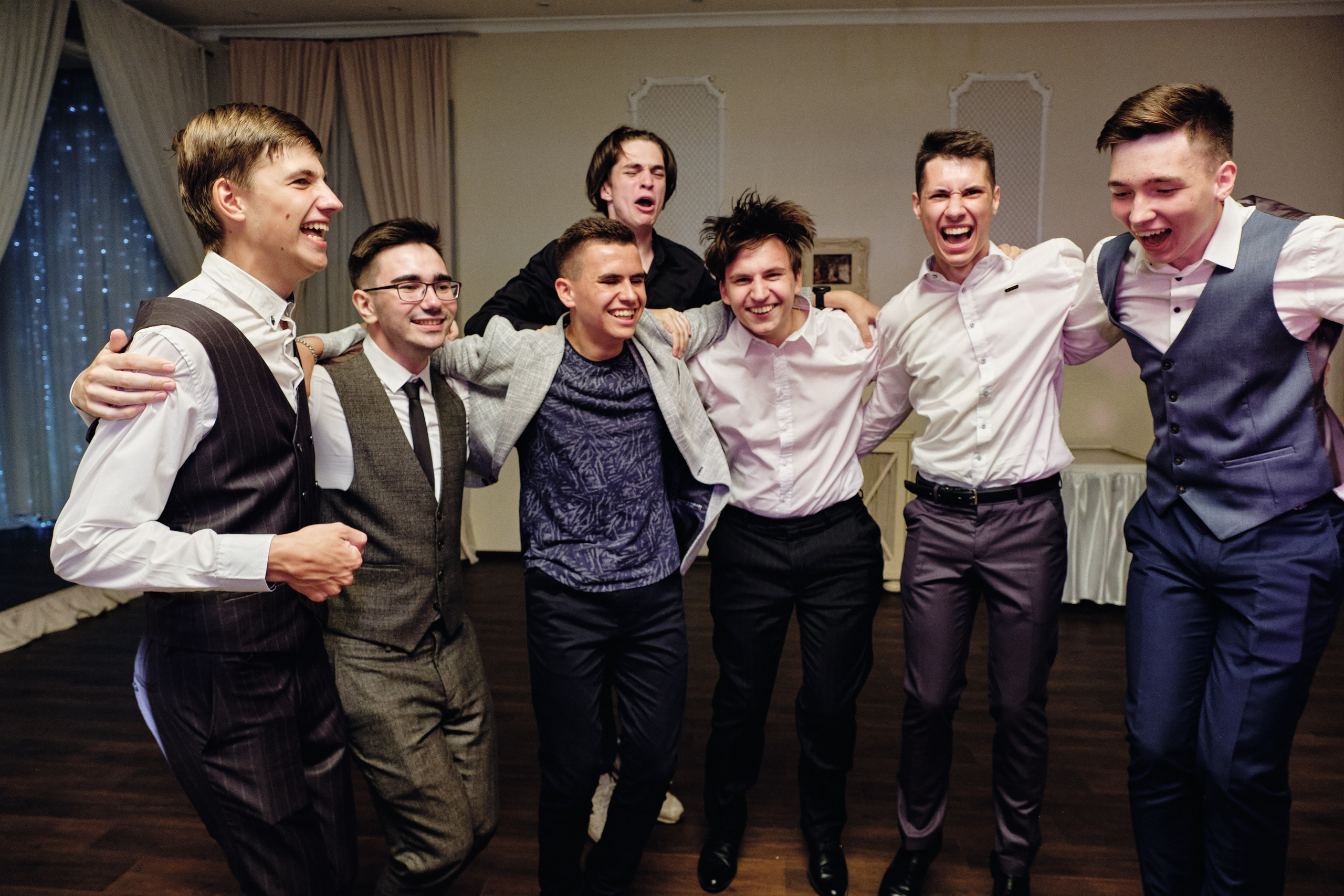 Фотограф на выпускной в СПб. Семейные и свадебные фотосессии в СПб, в студии, на улице, на природе