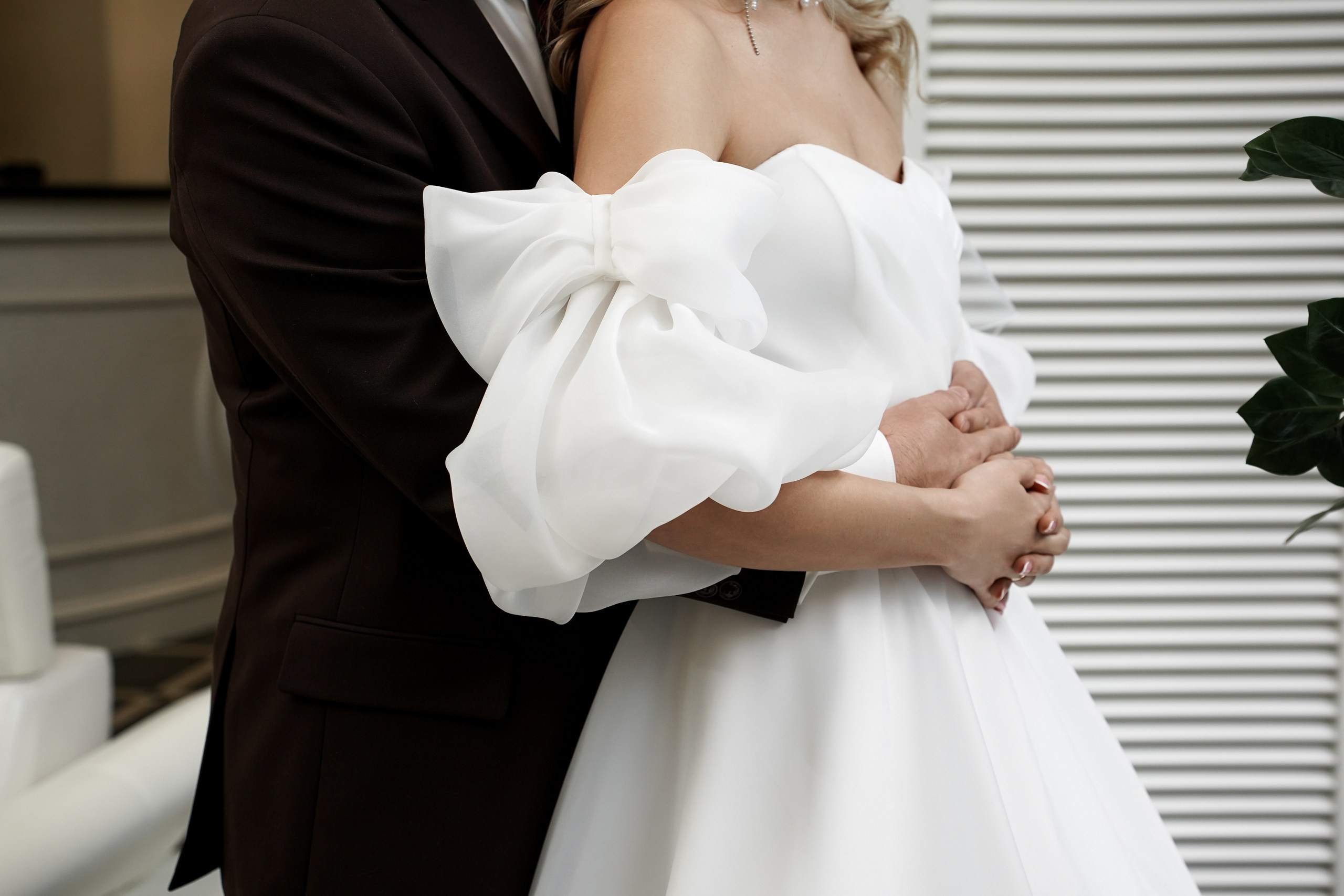 Свадебная фотосессия «4 часа». Отель Резиденция в Ростове-на-Дону. Кадры молодоженов на природе. Фотосессия банкета 1 час. Свадебный фотограф в Ростове-на-Дону. Таинство Крещения и Венчания, семейные фотосессии. Алёна Чёботова