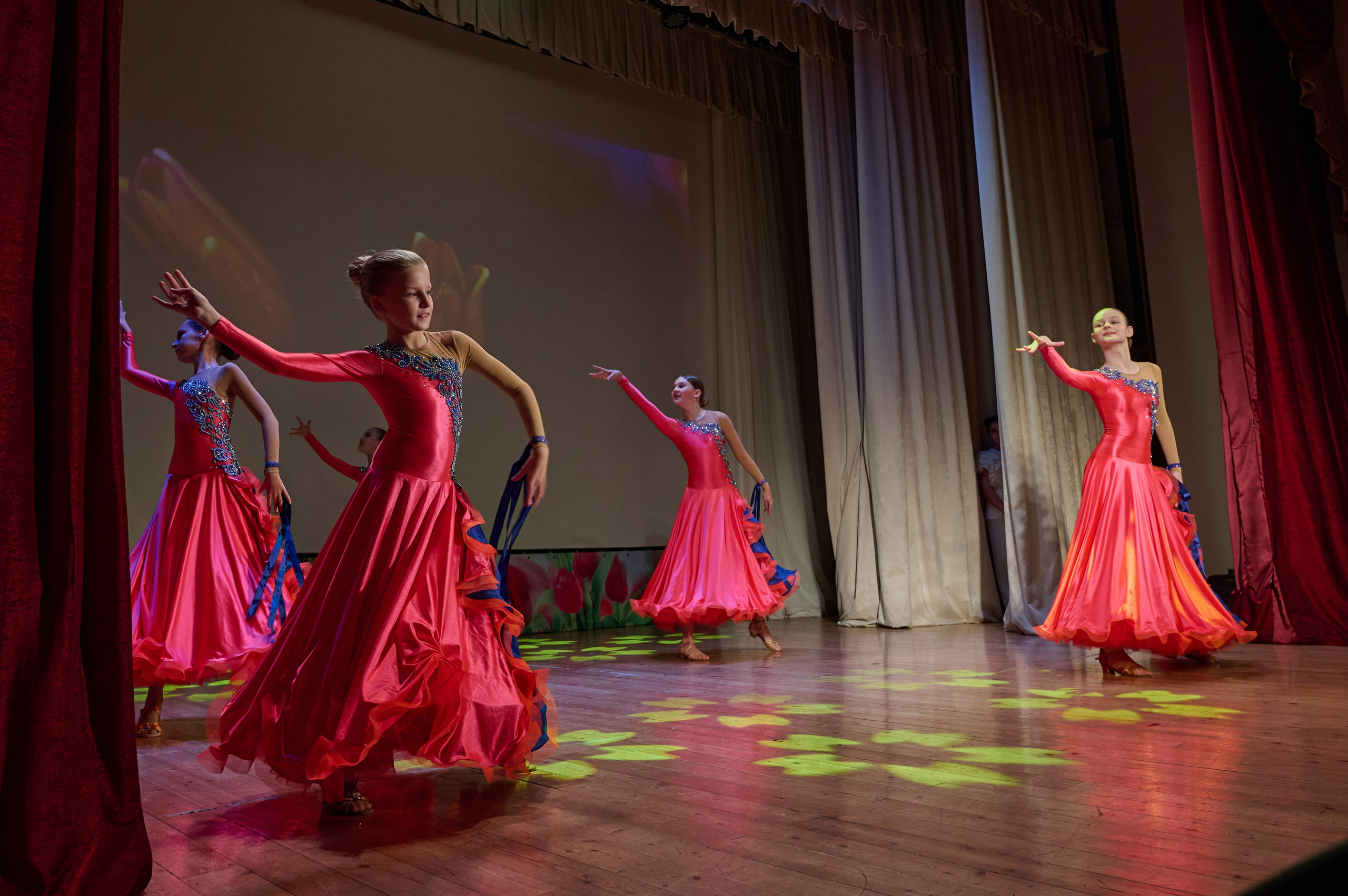 День матери. Кабардинка. Жизнь курорта Кабардинка в фотографиях