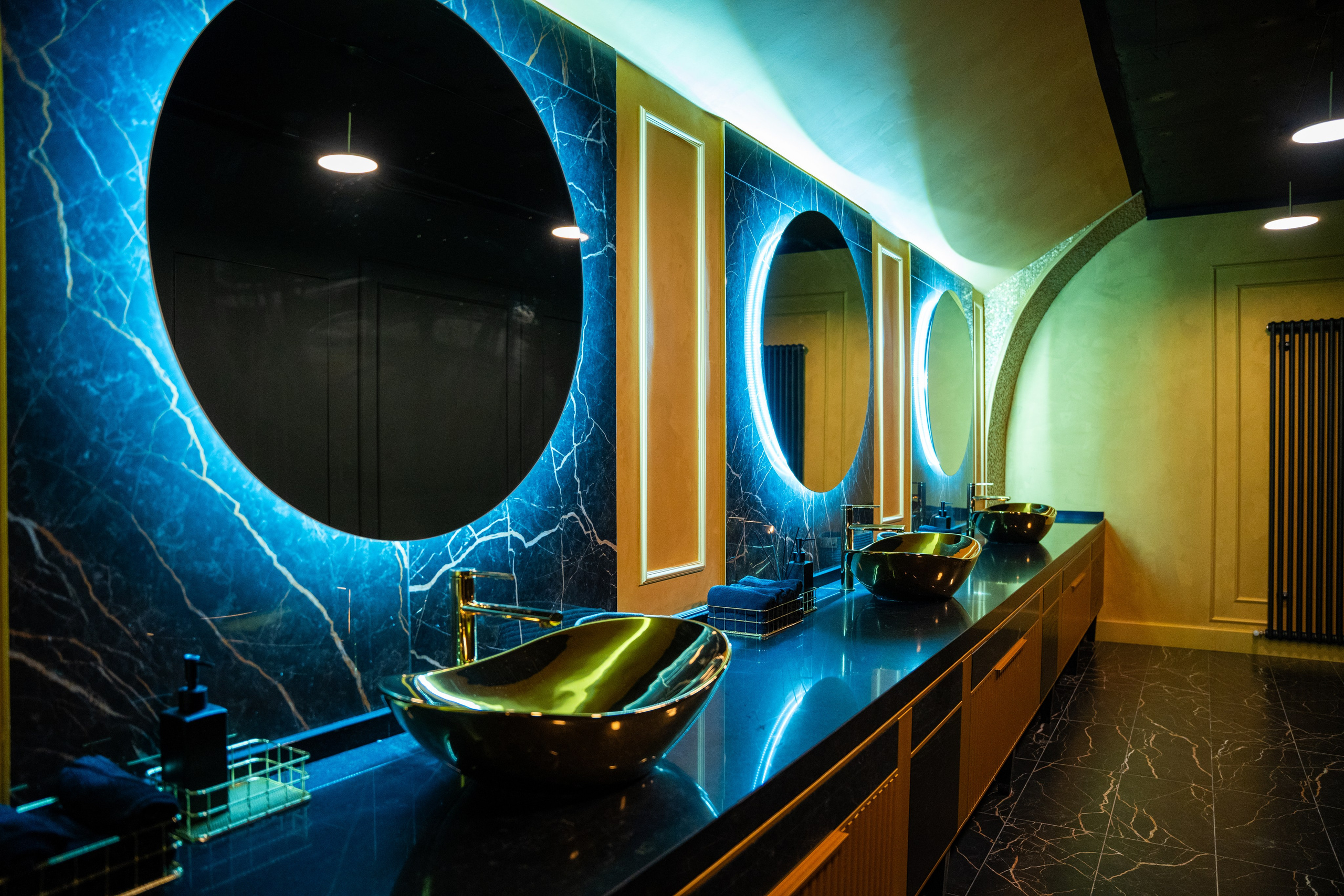 Фотосъемка интерьера стриптиз-клуба Hefner — элитный клуб Краснодара. Интерьерная фотосъемка клуба Hefner в Краснодаре — профессионально. Шедевры для Вас! Фотограф и Видеограф в Краснодаре Пахиев Руслан