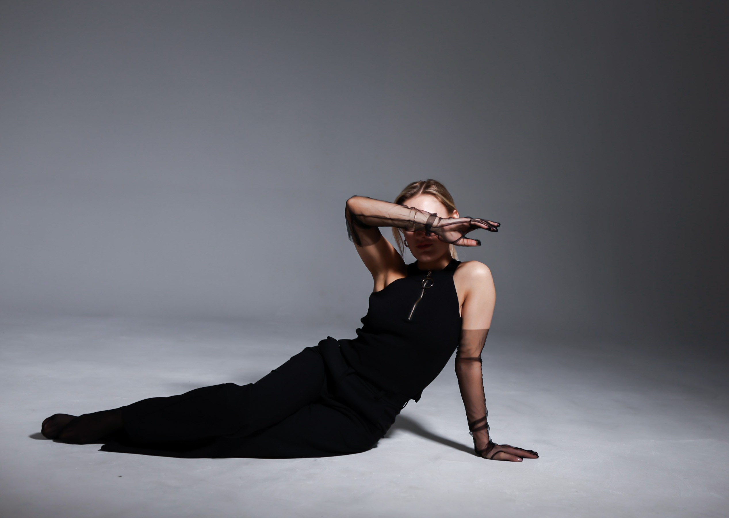 Фотосессия в студии Валерия. Женский фотограф в Орске Новотроицке Динара Долганова