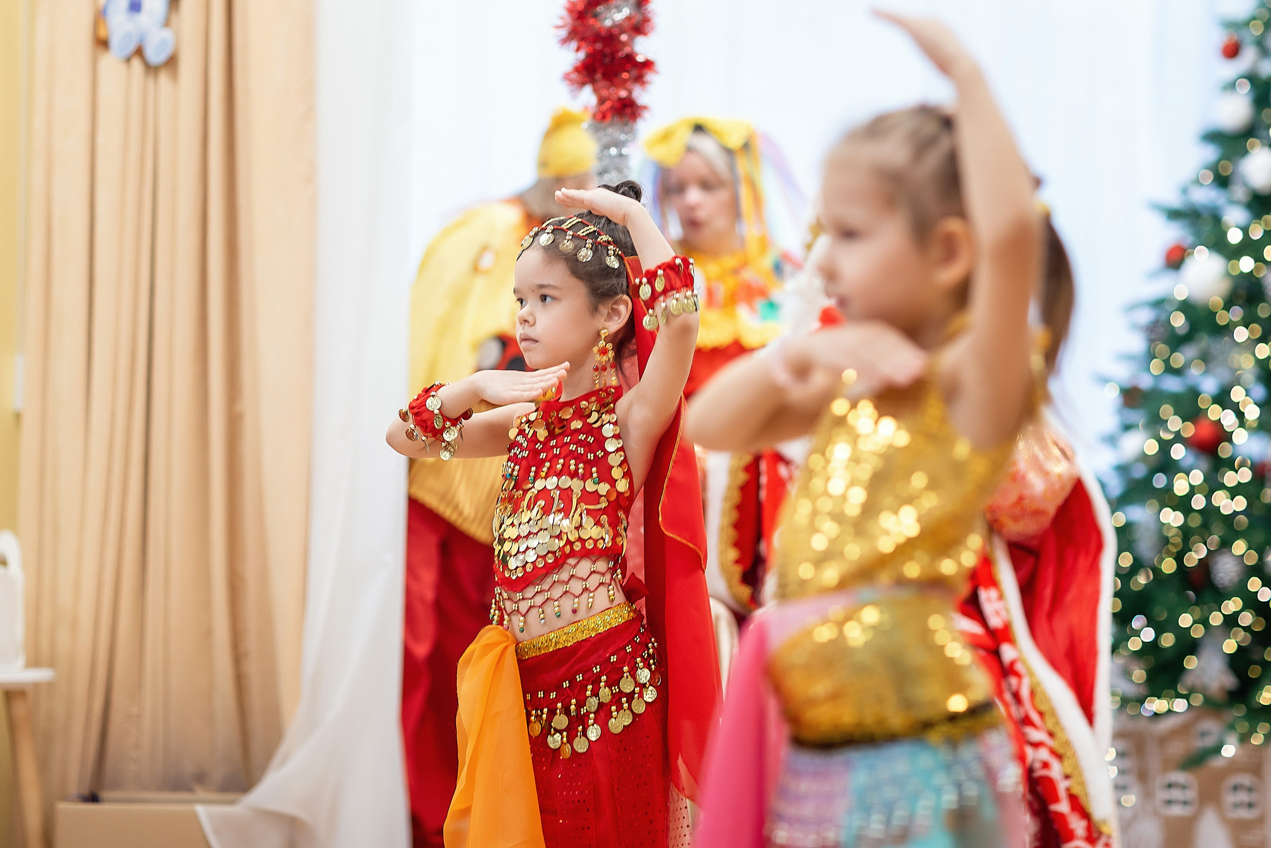 Утренник_"Веселый балаганчик» 2024. Семейный фотограф в Санкт-Петербурге