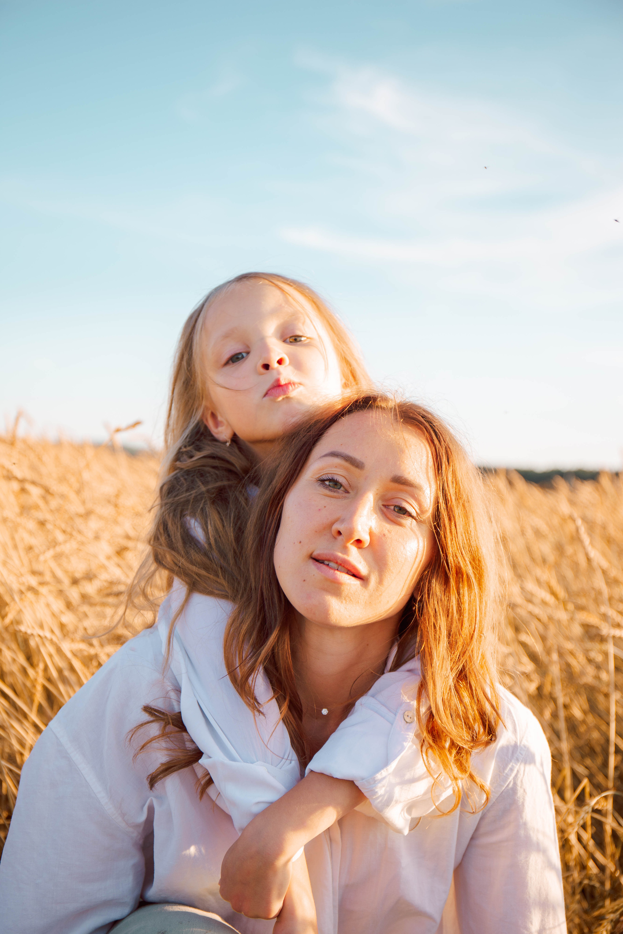 Мама дочь. Для тех, кто не ждёт удачи, а создаёт её. Каждая фотосессия — это твой момент, твой стиль, твой успех. 📸