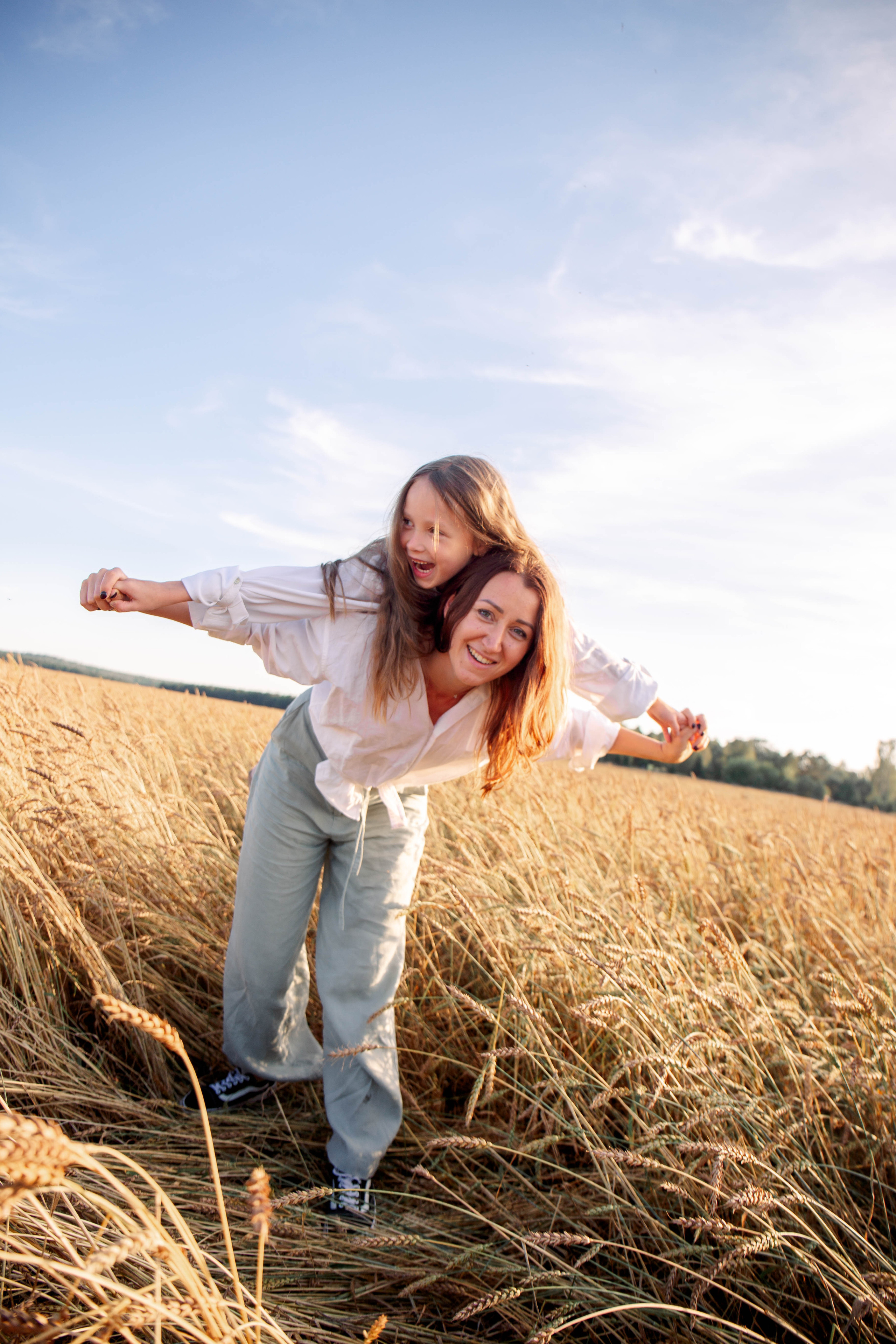 Мама дочь. Для тех, кто не ждёт удачи, а создаёт её. Каждая фотосессия — это твой момент, твой стиль, твой успех. 📸