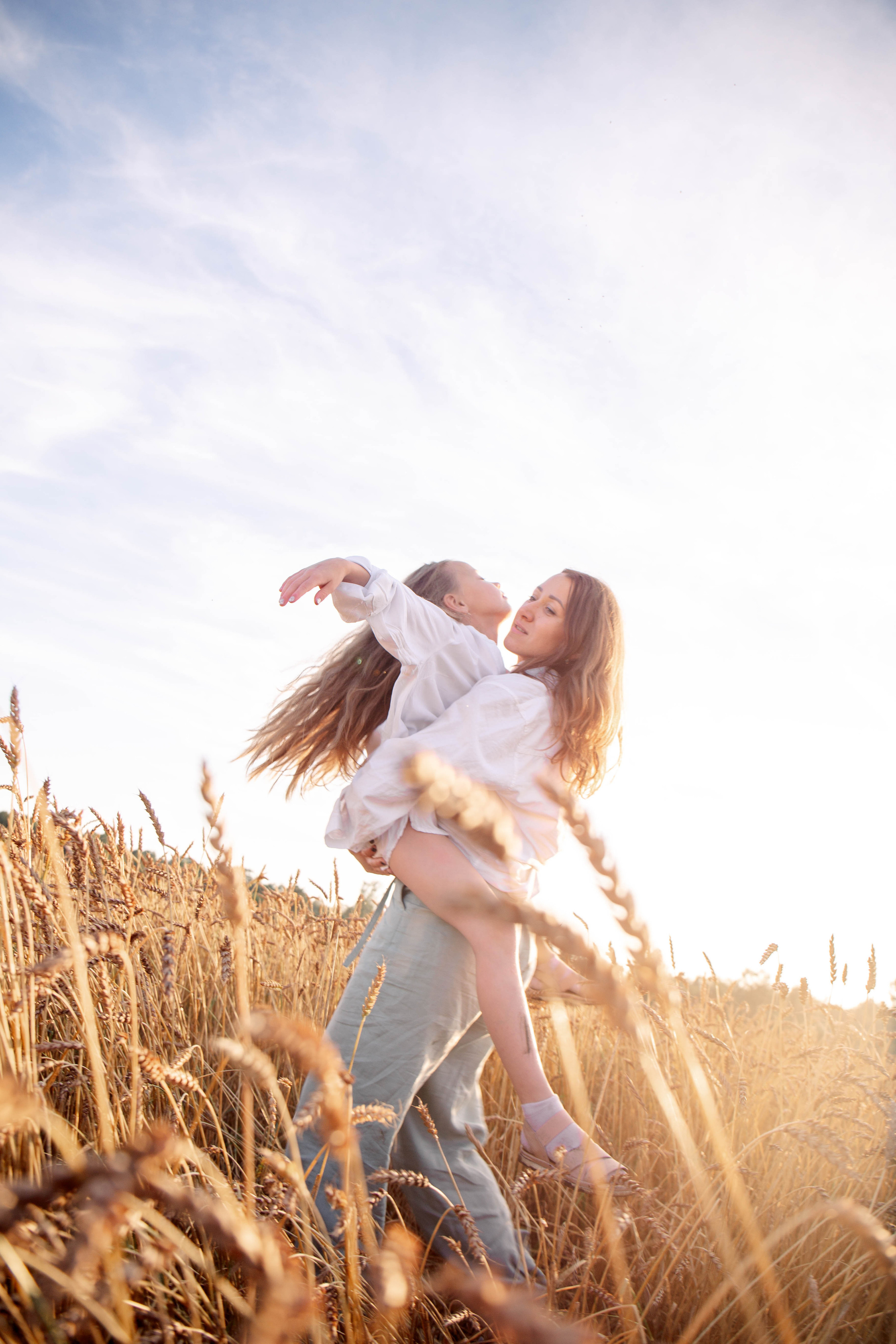 Мама дочь. Для тех, кто не ждёт удачи, а создаёт её. Каждая фотосессия — это твой момент, твой стиль, твой успех. 📸
