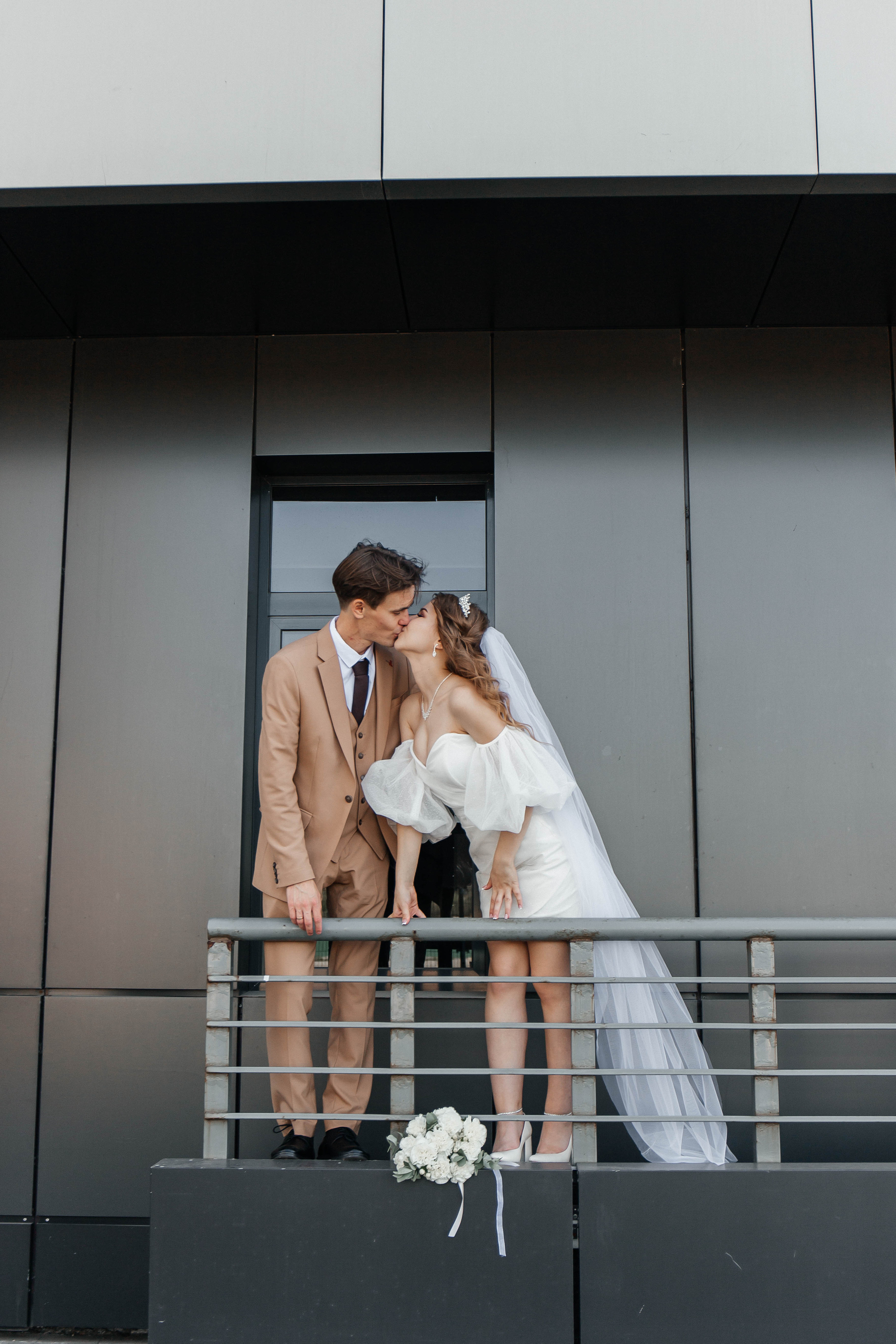 Город. Для тех, кто не ждёт удачи, а создаёт её. Каждая фотосессия — это твой момент, твой стиль, твой успех. 📸