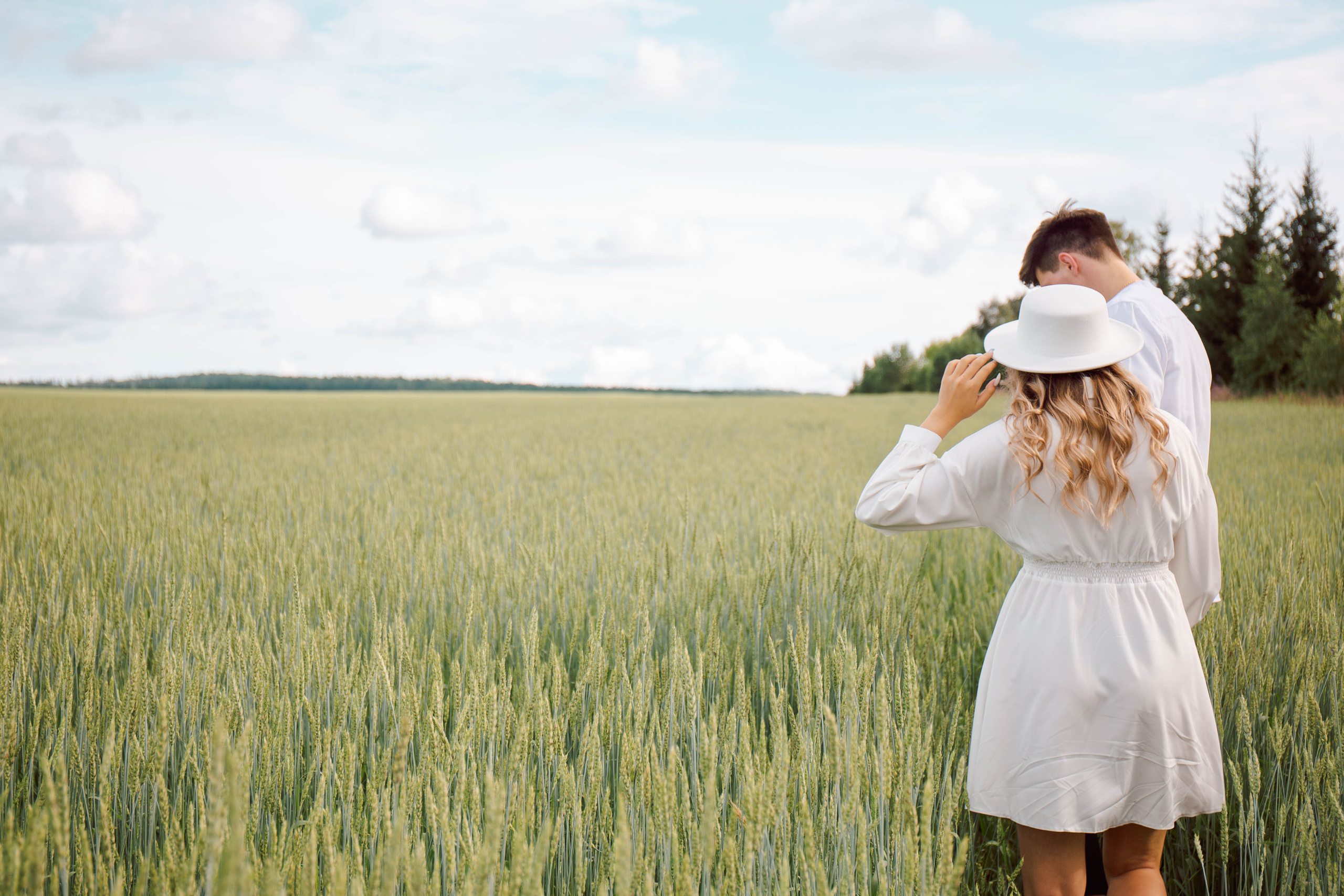 Лето в поле. Для тех, кто не ждёт удачи, а создаёт её. Каждая фотосессия — это твой момент, твой стиль, твой успех. 📸