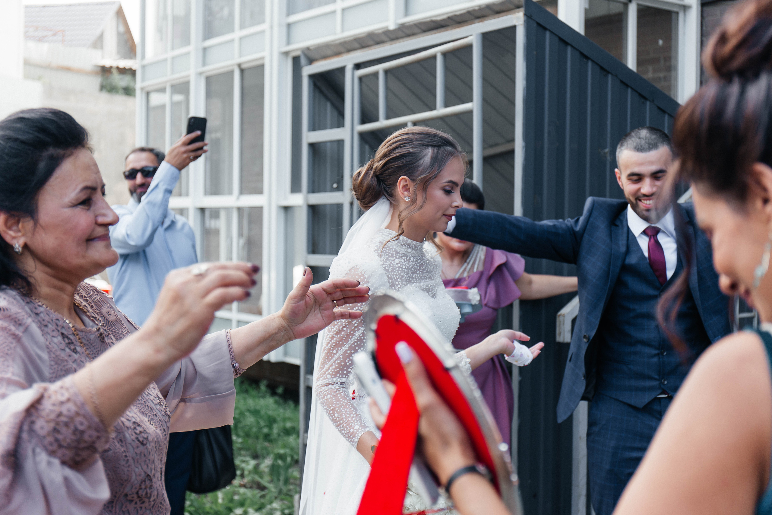 Утро невесты. Для тех, кто не ждёт удачи, а создаёт её. Каждая фотосессия — это твой момент, твой стиль, твой успех. 📸