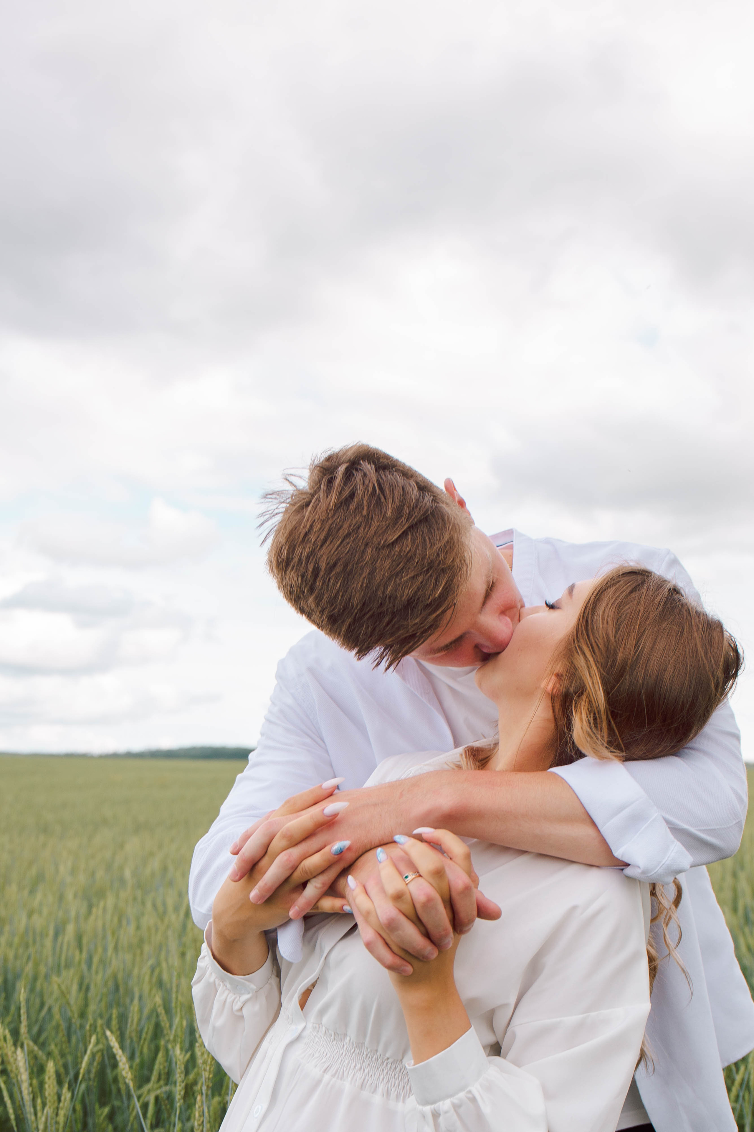 Лето в поле. Для тех, кто не ждёт удачи, а создаёт её. Каждая фотосессия — это твой момент, твой стиль, твой успех. 📸