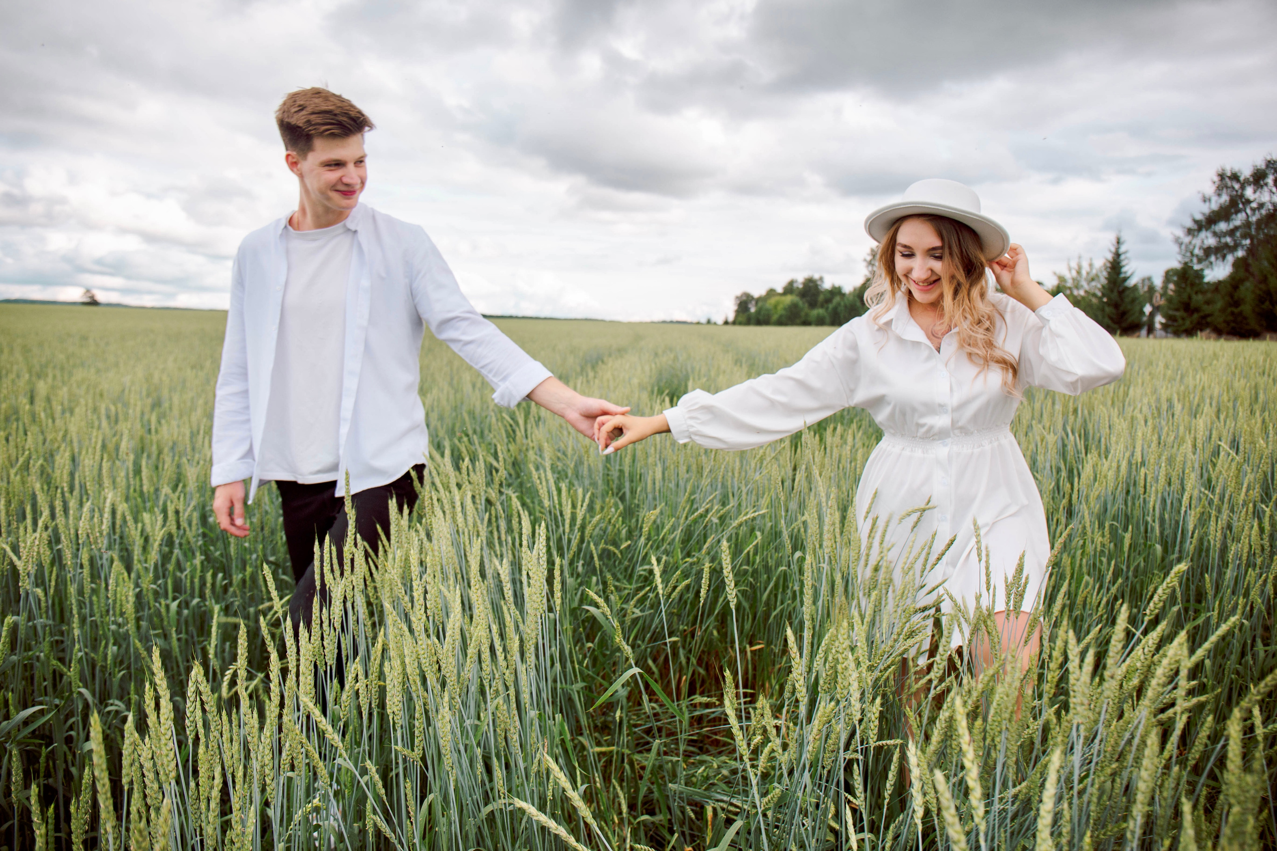Лето в поле. Для тех, кто не ждёт удачи, а создаёт её. Каждая фотосессия — это твой момент, твой стиль, твой успех. 📸