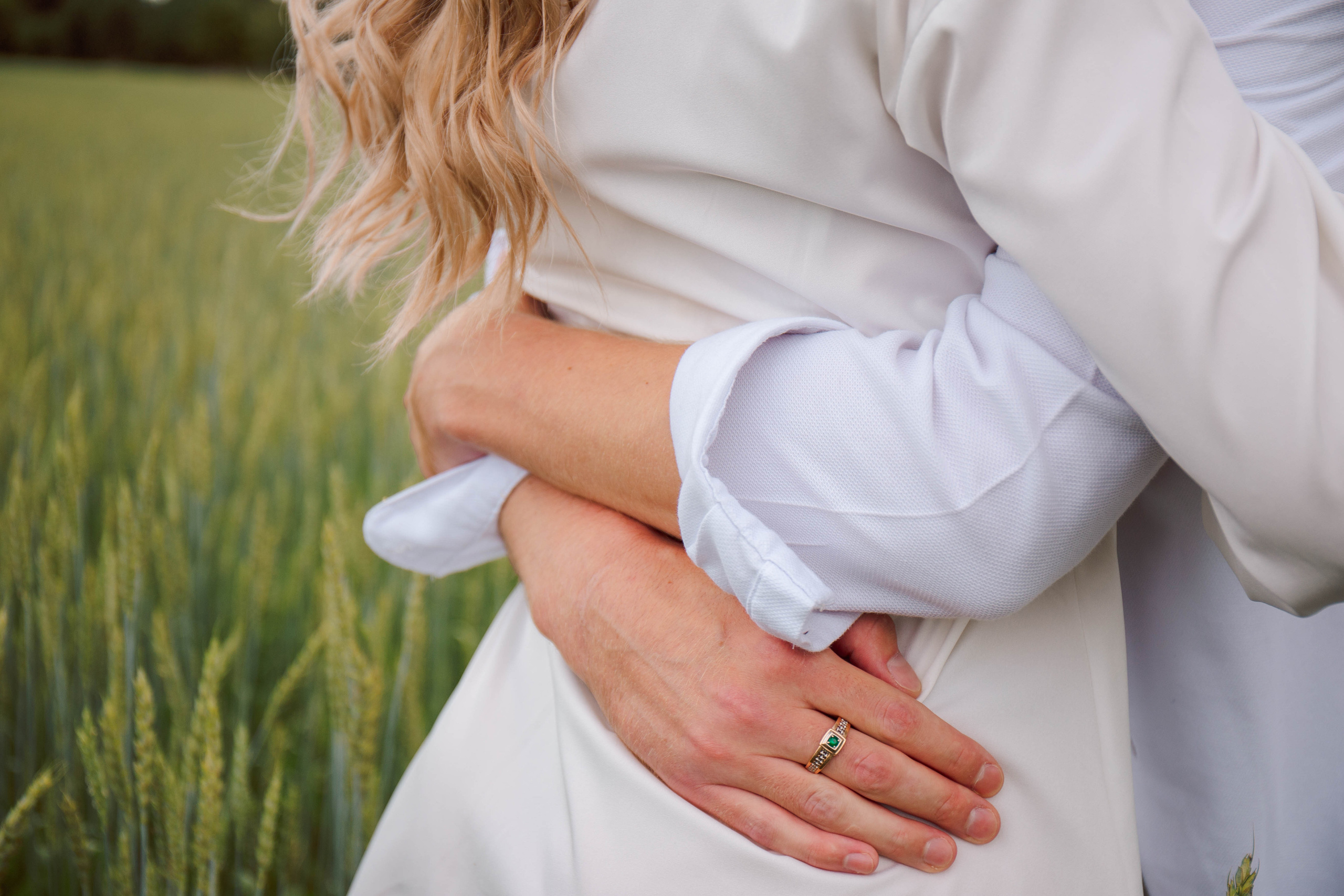 Лето в поле. Для тех, кто не ждёт удачи, а создаёт её. Каждая фотосессия — это твой момент, твой стиль, твой успех. 📸