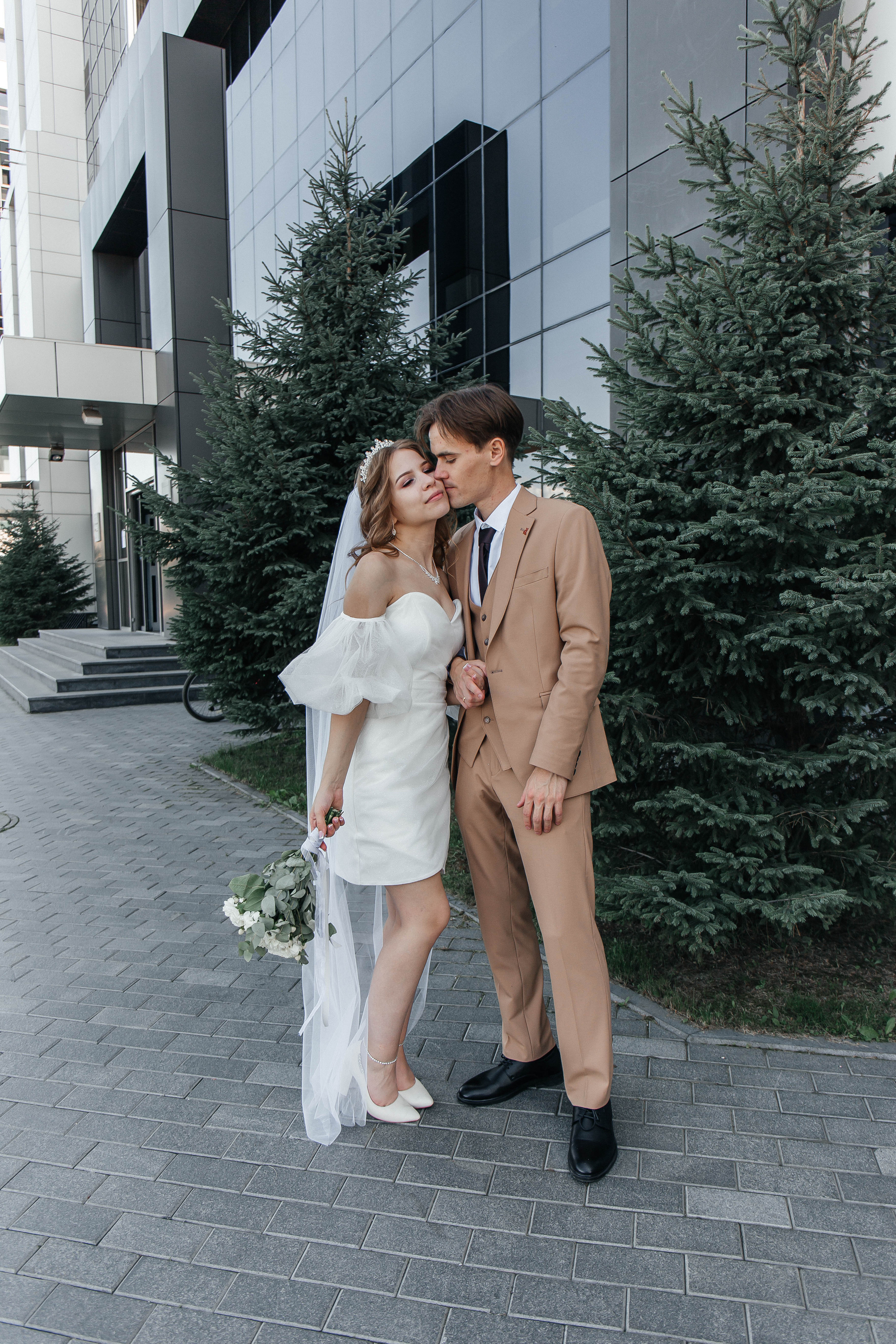 Город. Для тех, кто не ждёт удачи, а создаёт её. Каждая фотосессия — это твой момент, твой стиль, твой успех. 📸