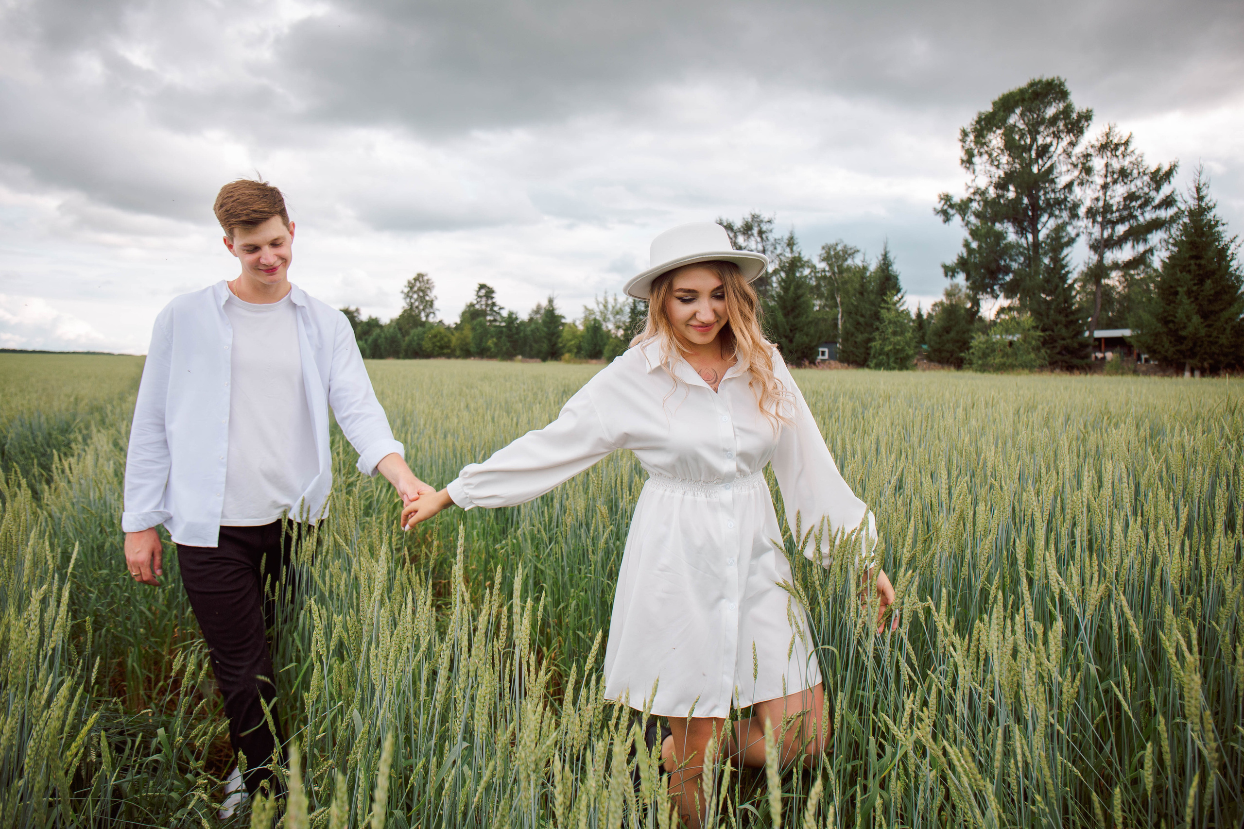 Лето в поле. Для тех, кто не ждёт удачи, а создаёт её. Каждая фотосессия — это твой момент, твой стиль, твой успех. 📸