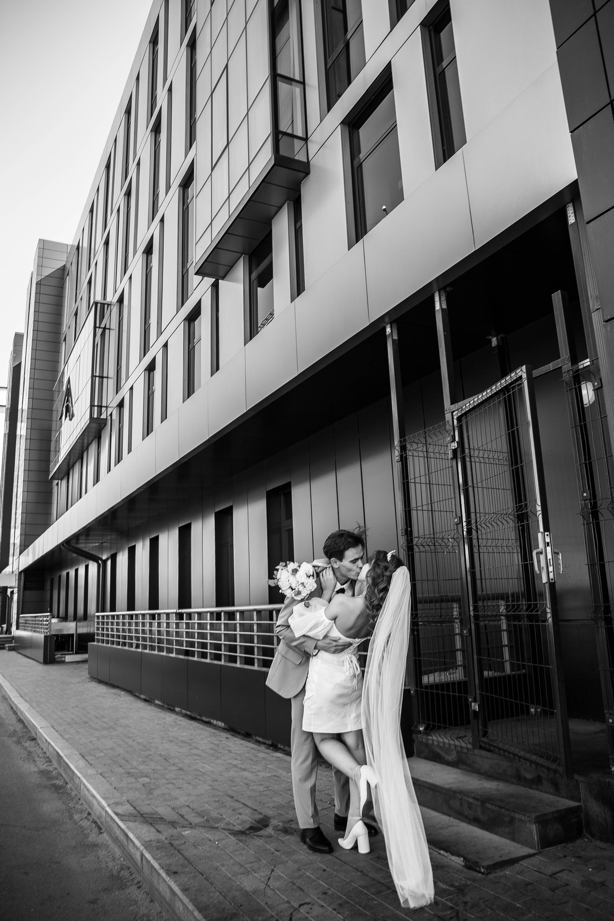 Город. Для тех, кто не ждёт удачи, а создаёт её. Каждая фотосессия — это твой момент, твой стиль, твой успех. 📸