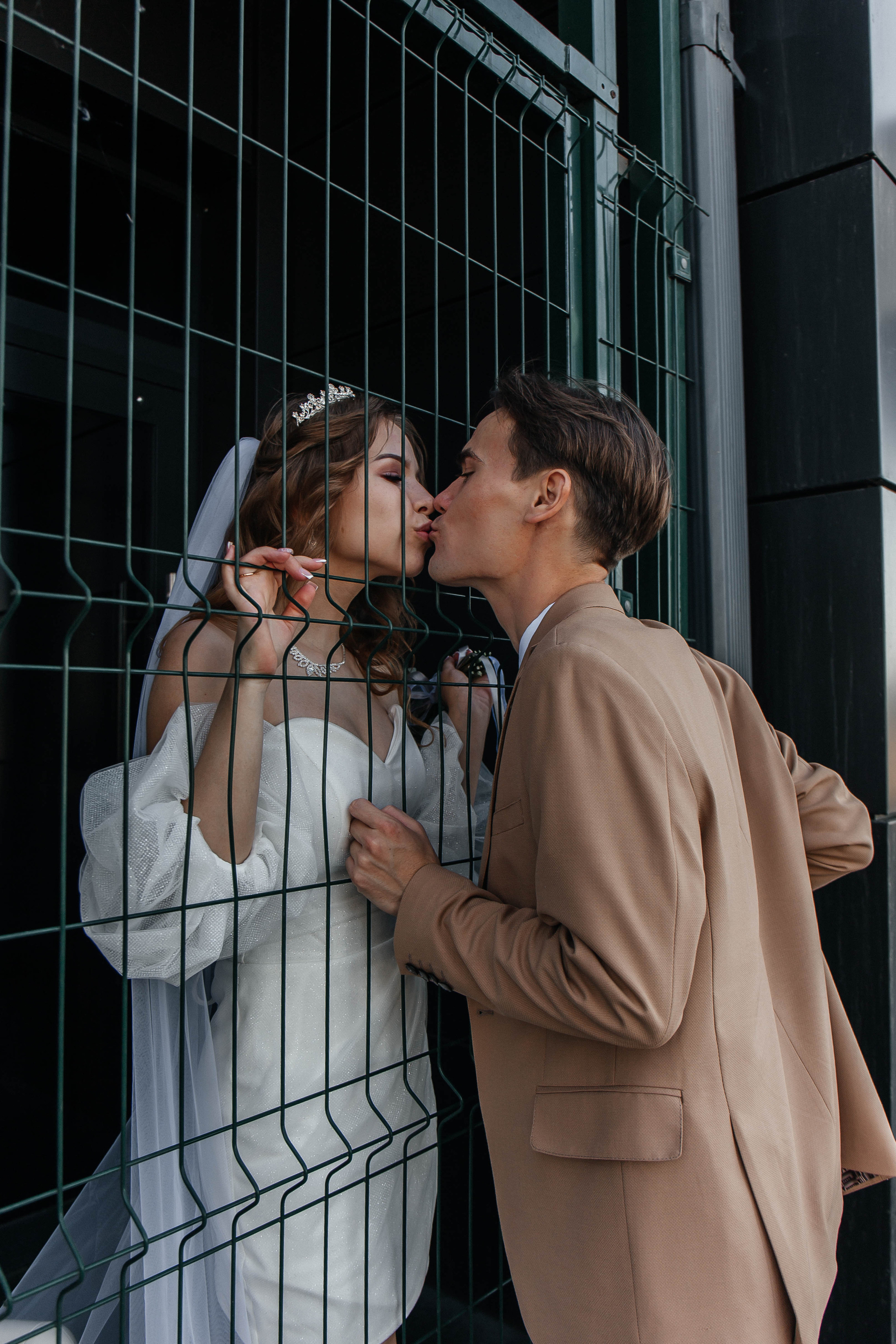 Город. Для тех, кто не ждёт удачи, а создаёт её. Каждая фотосессия — это твой момент, твой стиль, твой успех. 📸