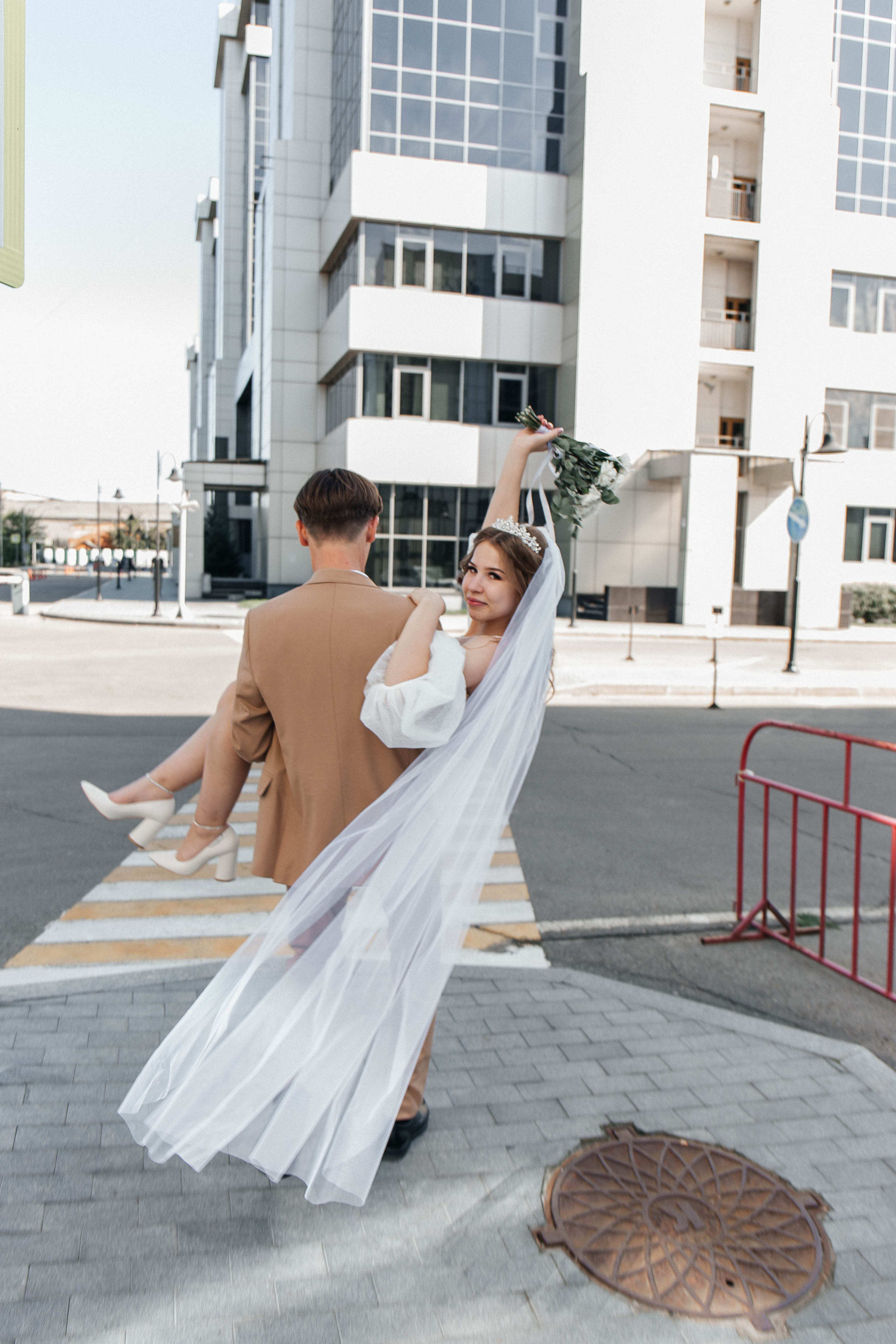 Город. Для тех, кто не ждёт удачи, а создаёт её. Каждая фотосессия — это твой момент, твой стиль, твой успех. 📸