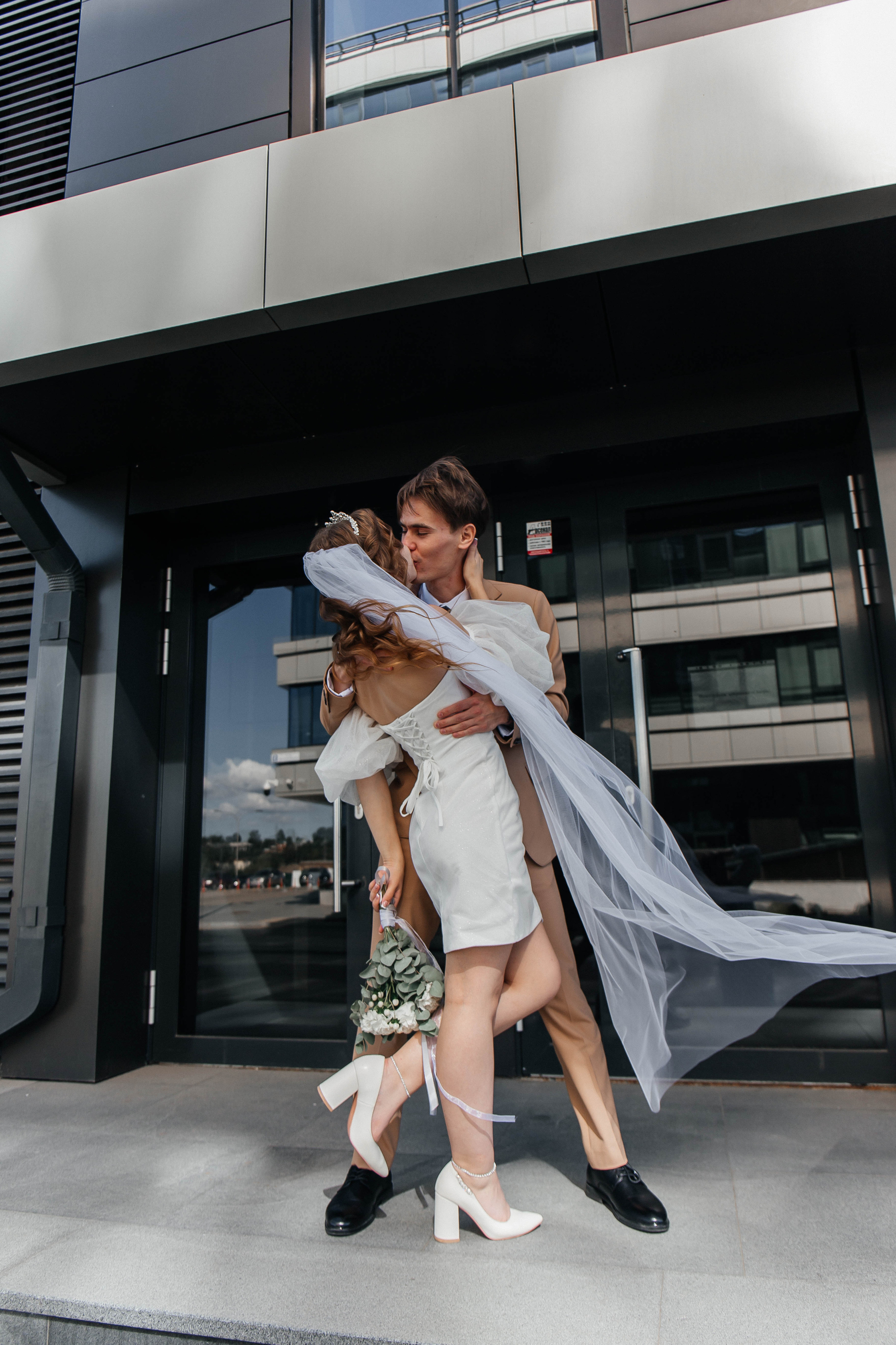 Город. Для тех, кто не ждёт удачи, а создаёт её. Каждая фотосессия — это твой момент, твой стиль, твой успех. 📸