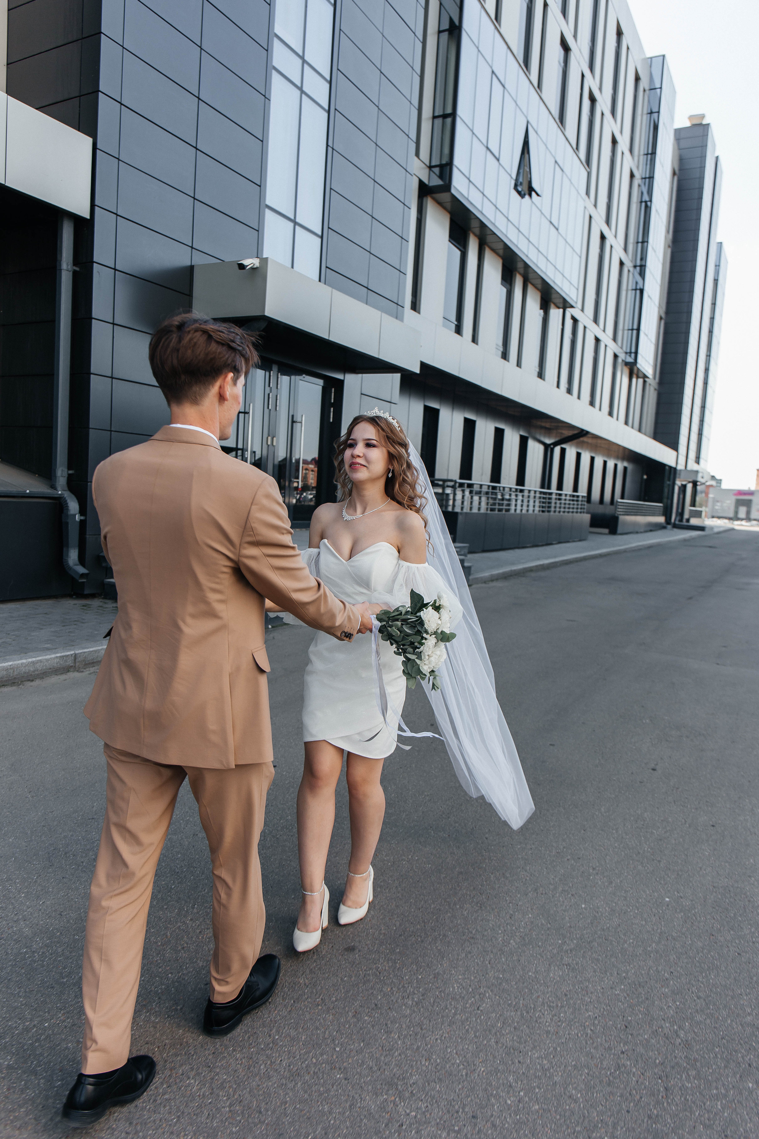 Город. Для тех, кто не ждёт удачи, а создаёт её. Каждая фотосессия — это твой момент, твой стиль, твой успех. 📸