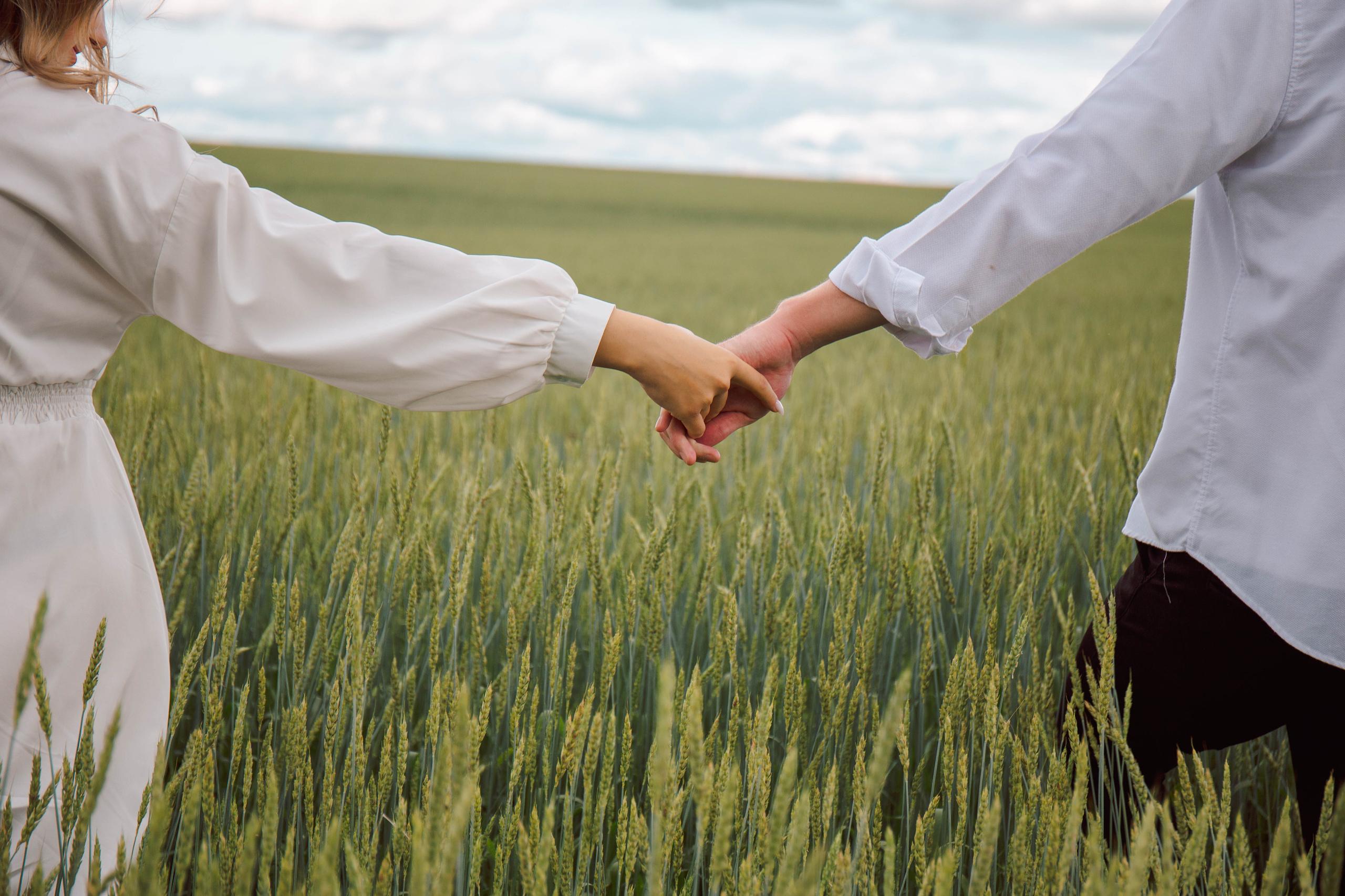 Лето в поле. Для тех, кто не ждёт удачи, а создаёт её. Каждая фотосессия — это твой момент, твой стиль, твой успех. 📸