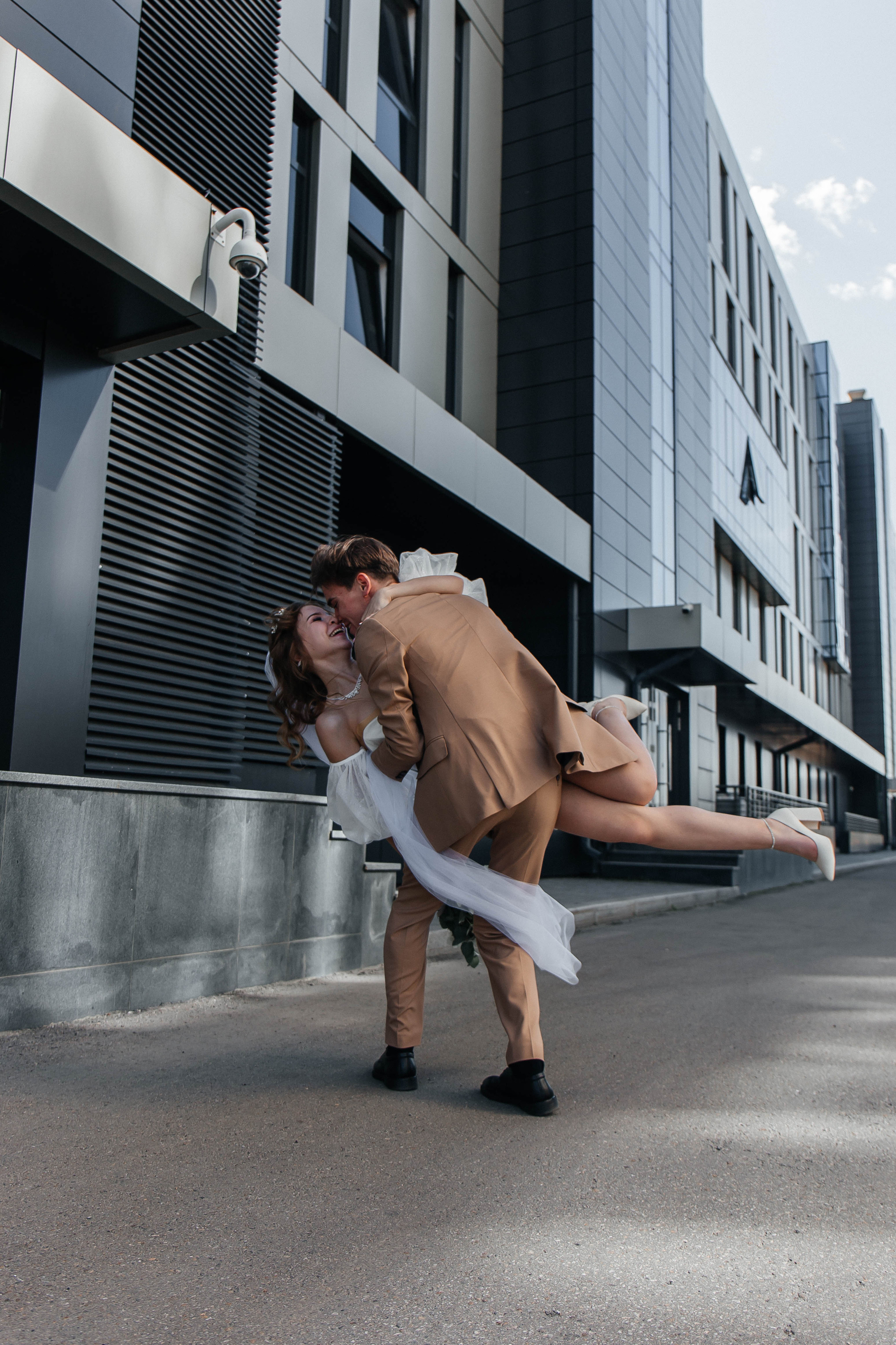 Город. Для тех, кто не ждёт удачи, а создаёт её. Каждая фотосессия — это твой момент, твой стиль, твой успех. 📸