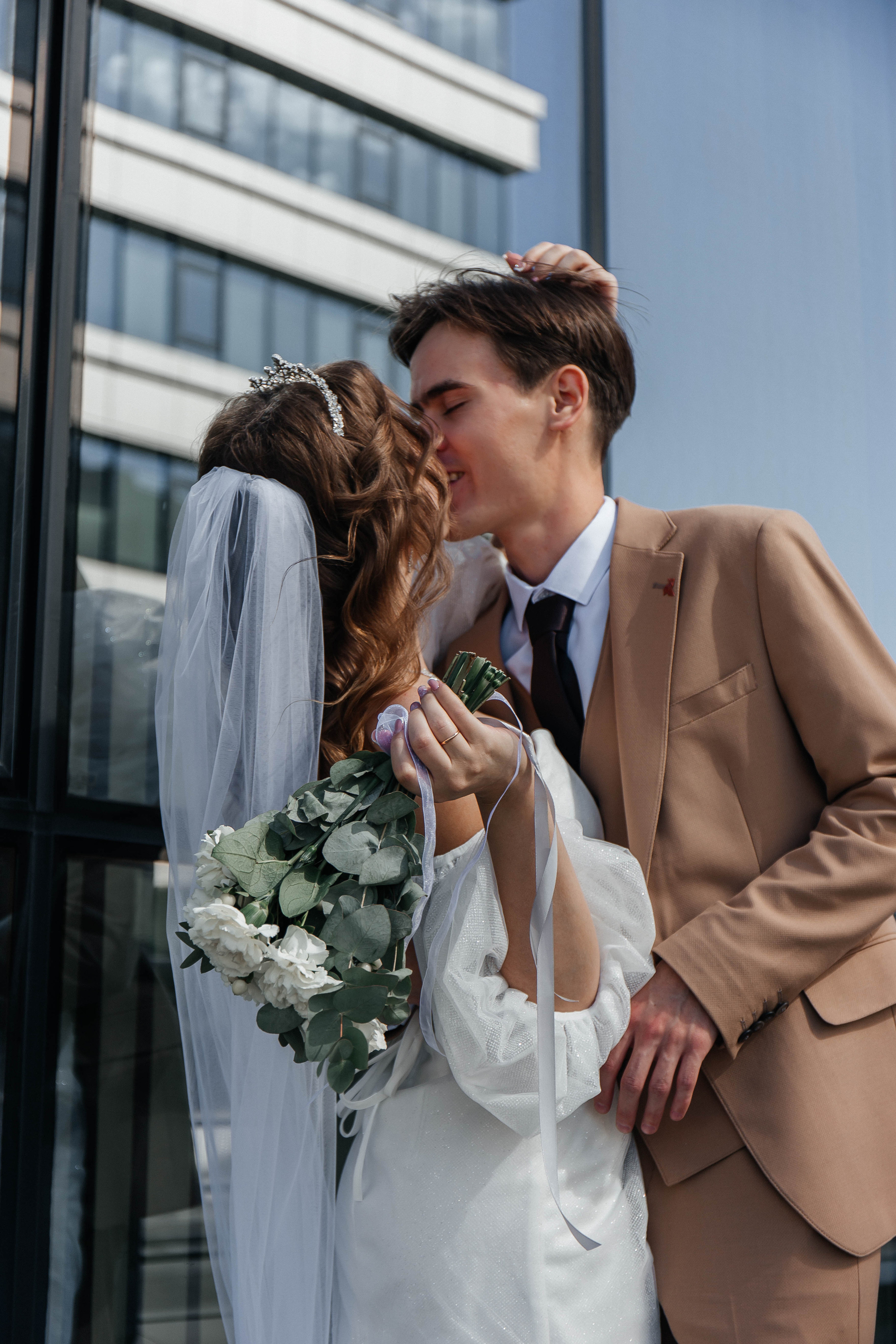 Город. Для тех, кто не ждёт удачи, а создаёт её. Каждая фотосессия — это твой момент, твой стиль, твой успех. 📸