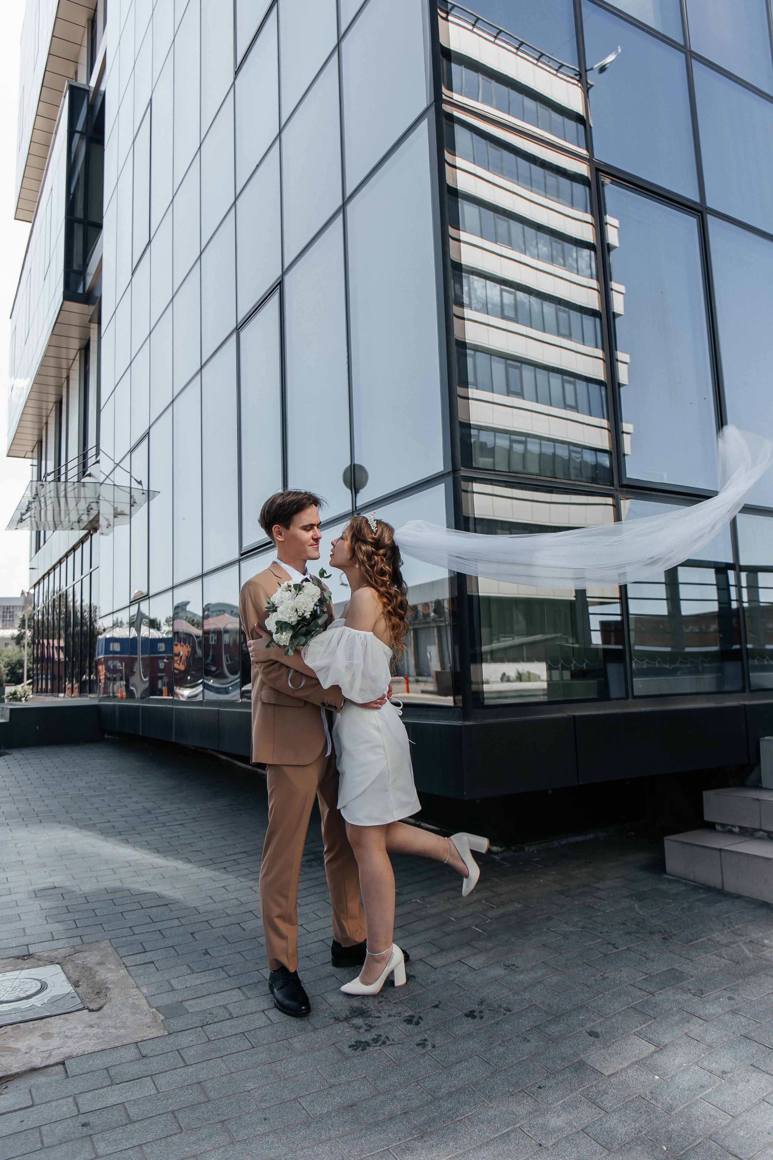 Город. Для тех, кто не ждёт удачи, а создаёт её. Каждая фотосессия — это твой момент, твой стиль, твой успех. 📸