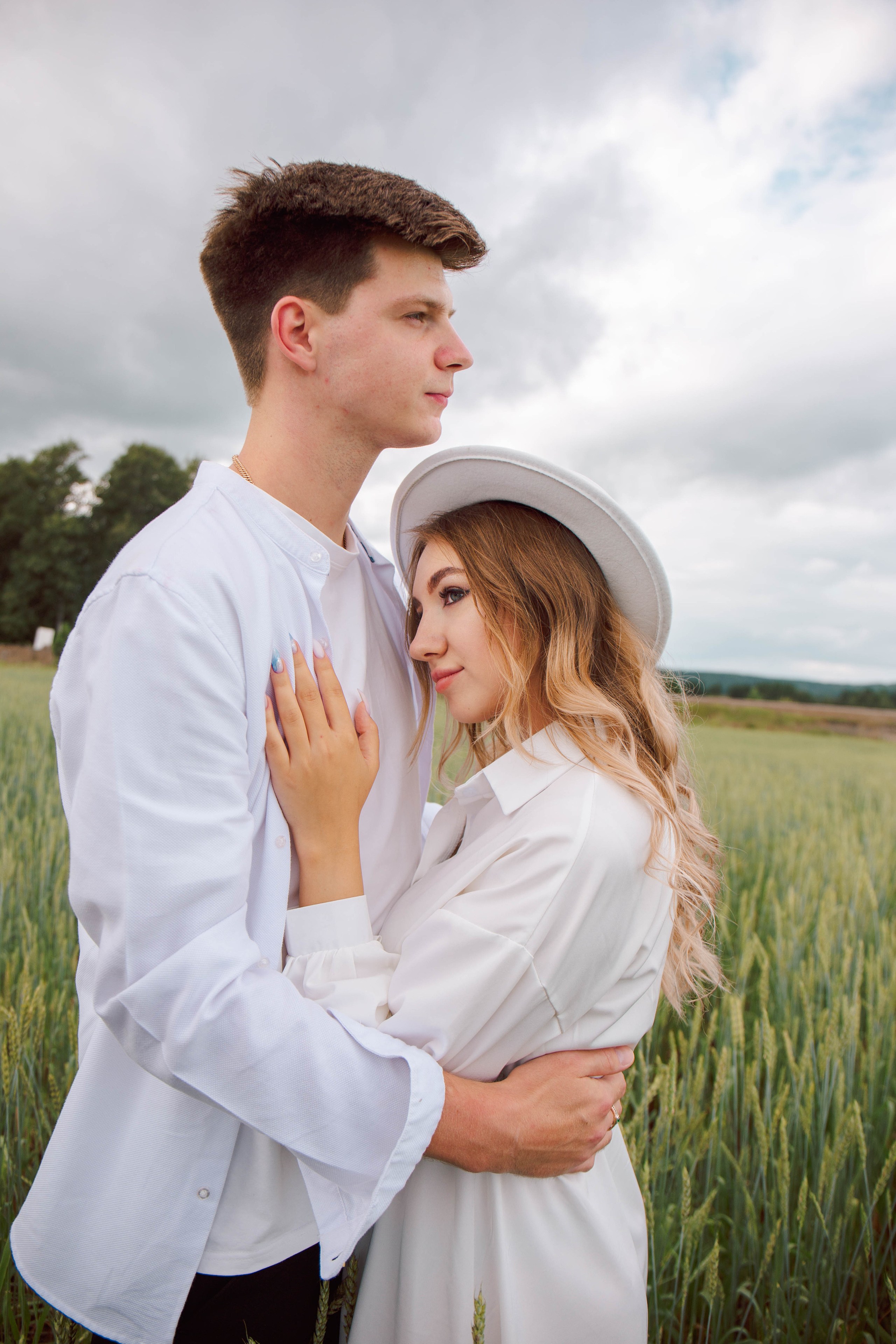 Лето в поле. Для тех, кто не ждёт удачи, а создаёт её. Каждая фотосессия — это твой момент, твой стиль, твой успех. 📸