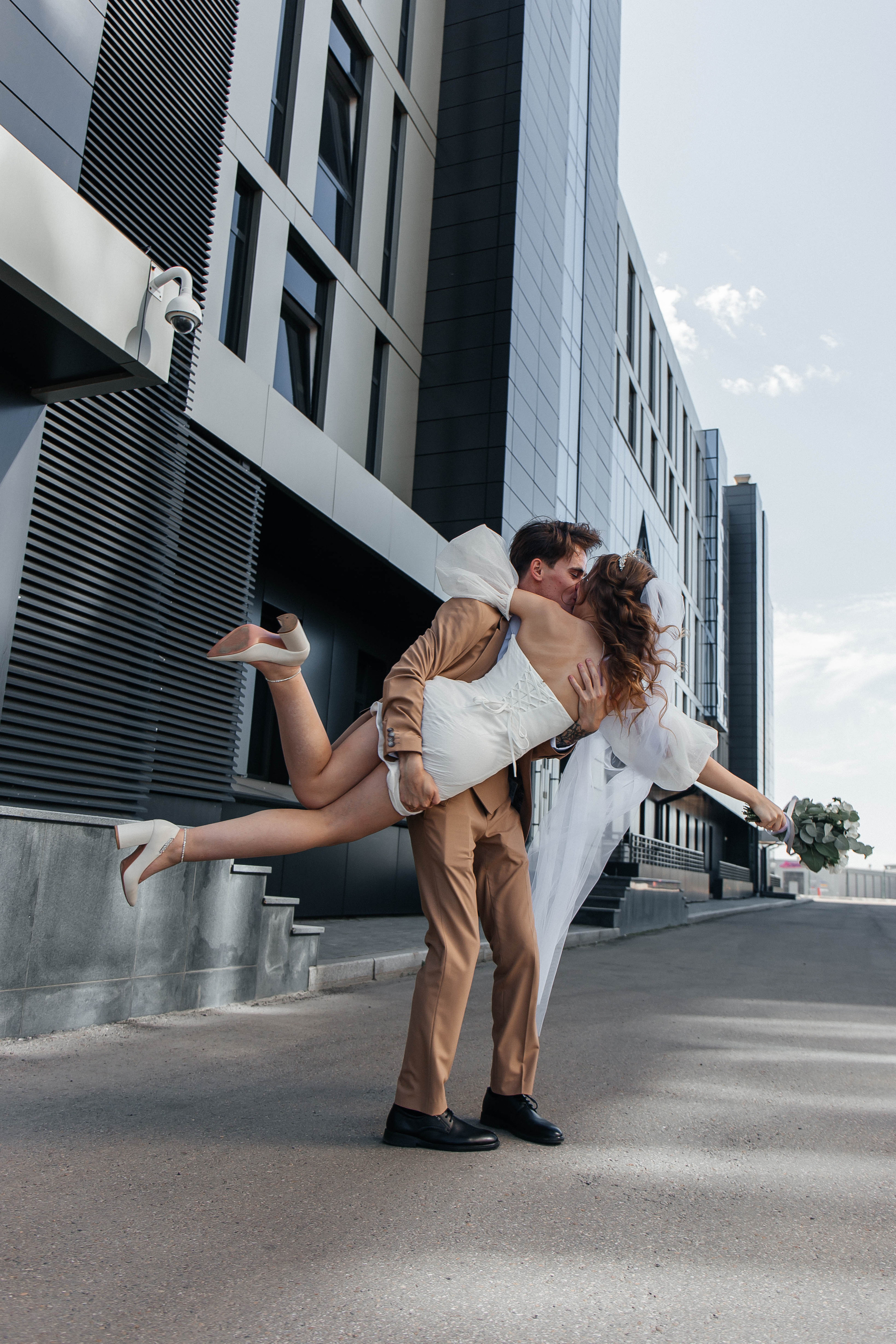 Город. Для тех, кто не ждёт удачи, а создаёт её. Каждая фотосессия — это твой момент, твой стиль, твой успех. 📸