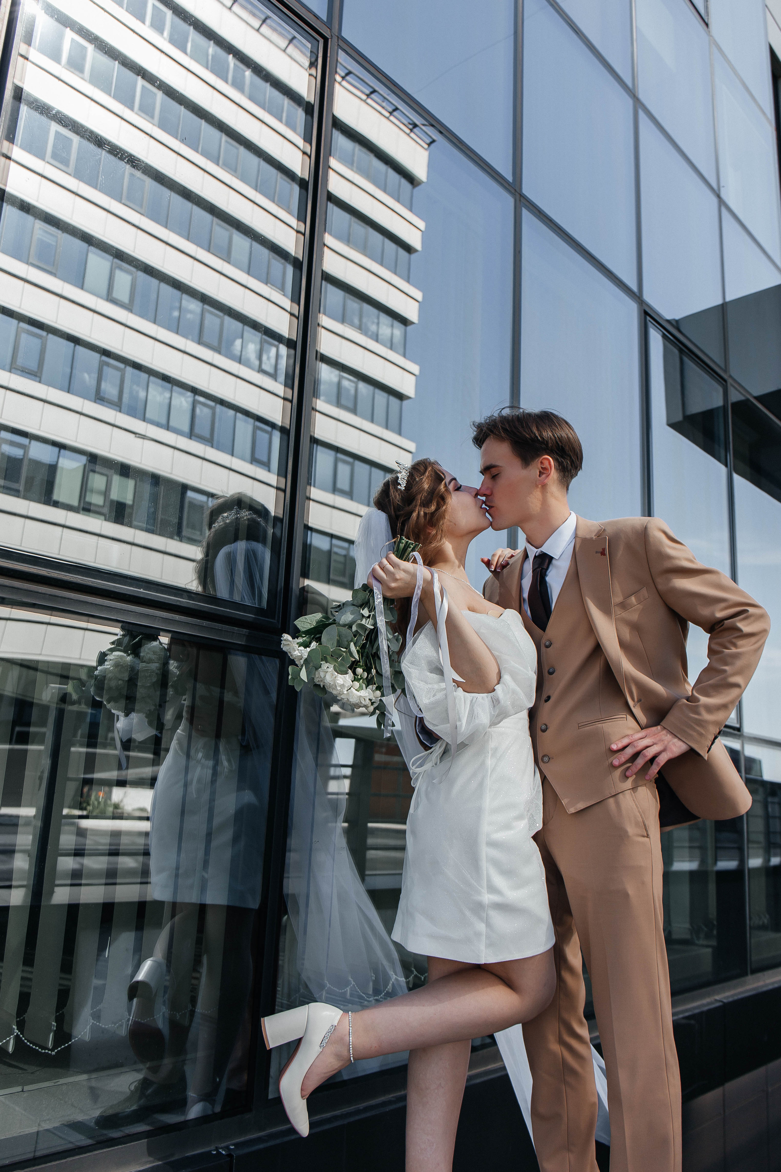 Город. Для тех, кто не ждёт удачи, а создаёт её. Каждая фотосессия — это твой момент, твой стиль, твой успех. 📸