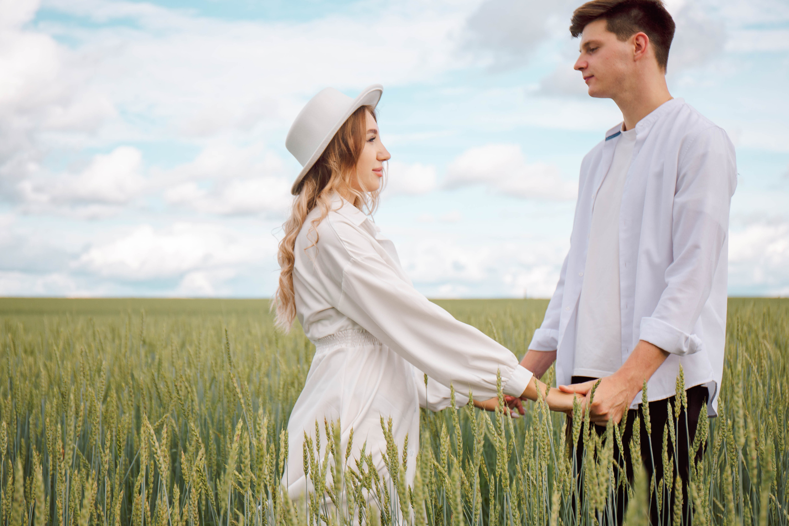 Лето в поле. Для тех, кто не ждёт удачи, а создаёт её. Каждая фотосессия — это твой момент, твой стиль, твой успех. 📸