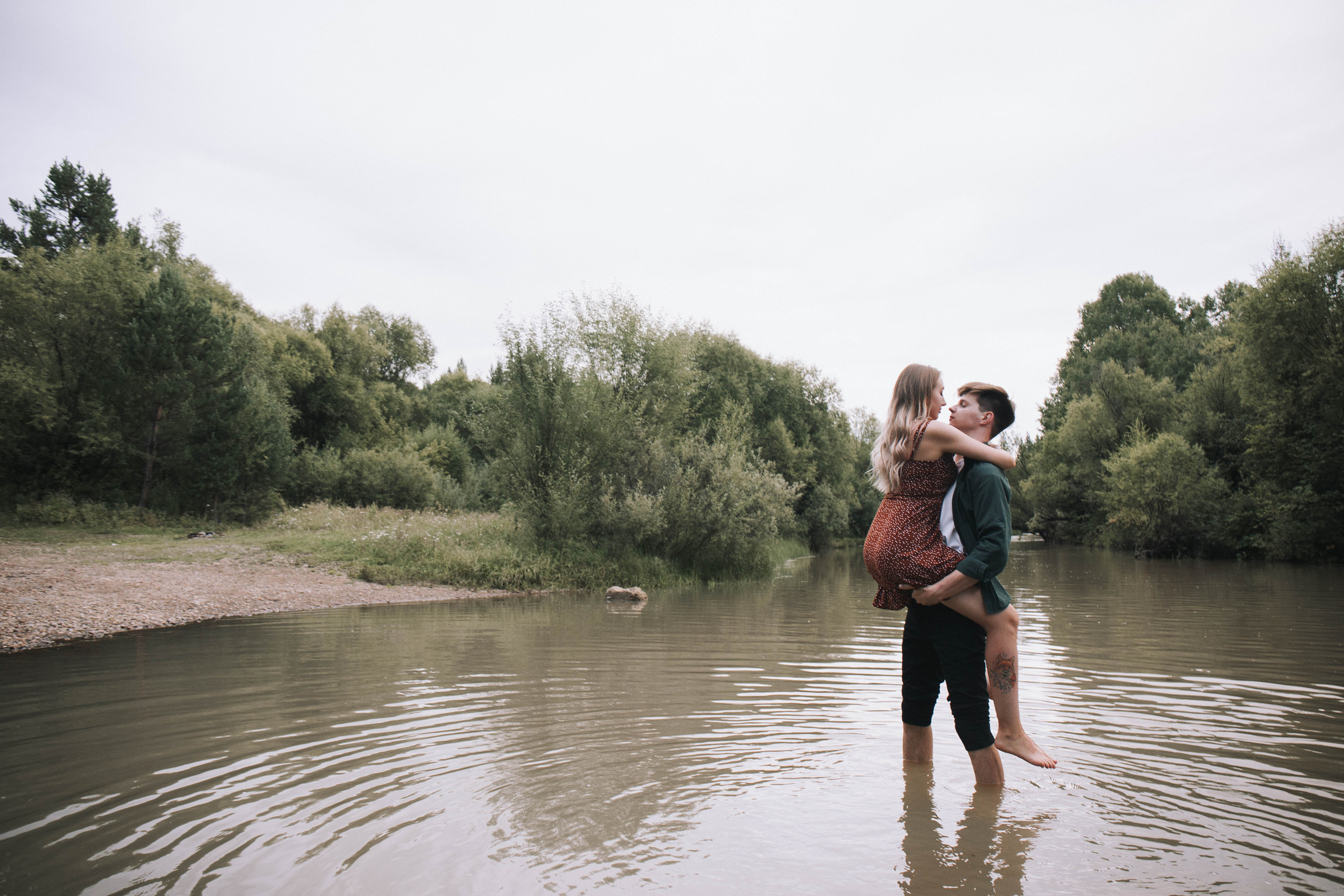 Лето в поле. Для тех, кто не ждёт удачи, а создаёт её. Каждая фотосессия — это твой момент, твой стиль, твой успех. 📸