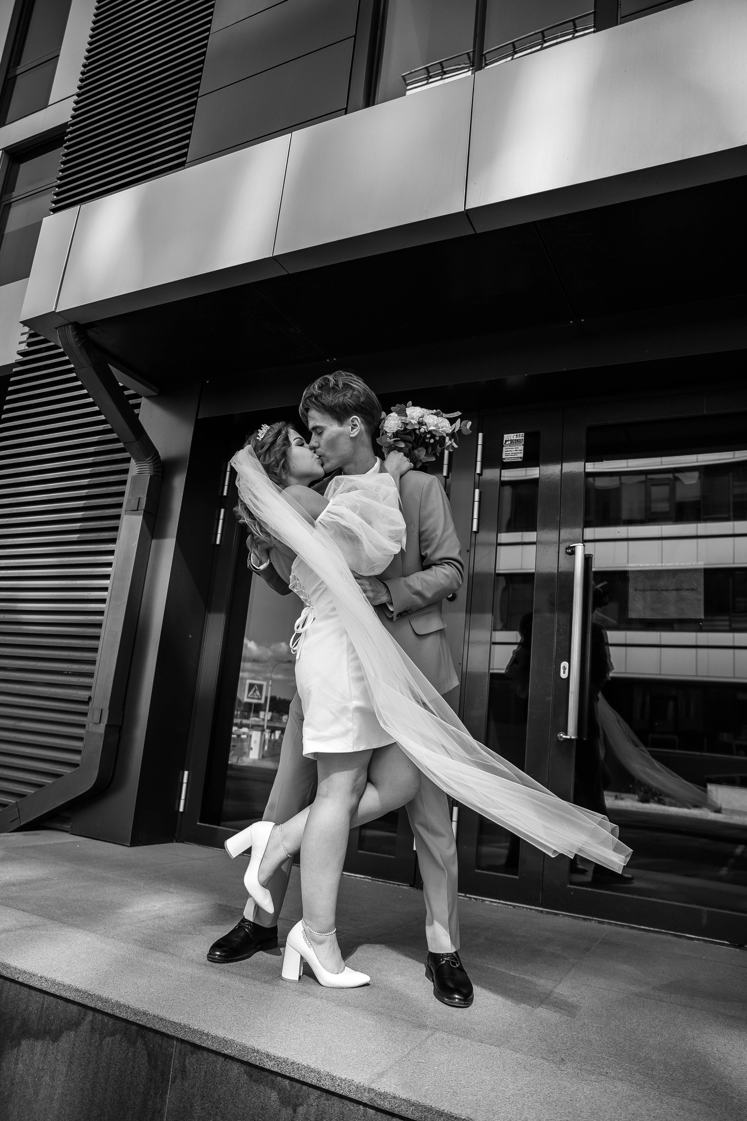 Город. Для тех, кто не ждёт удачи, а создаёт её. Каждая фотосессия — это твой момент, твой стиль, твой успех. 📸