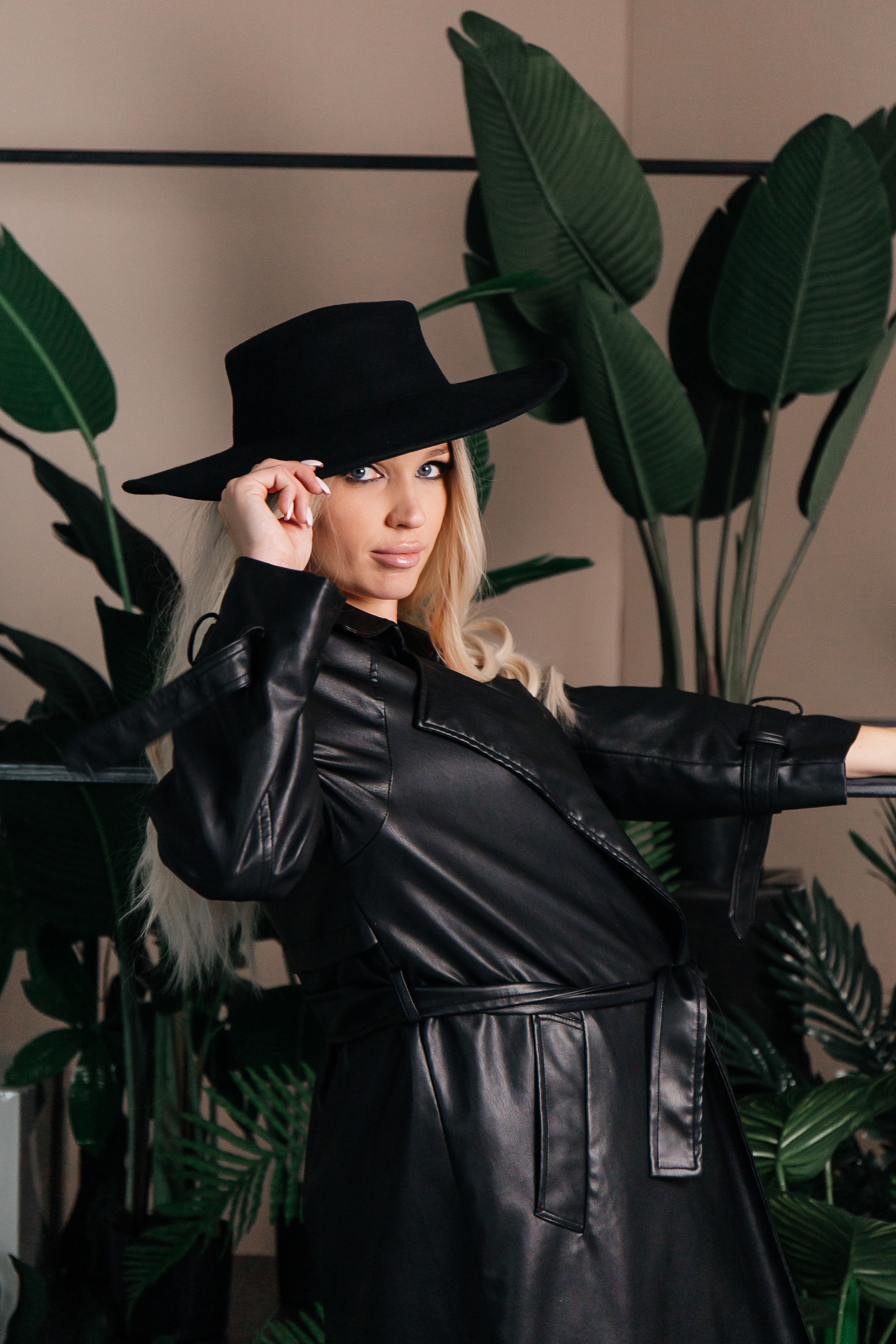 Яна. Для тех, кто не ждёт удачи, а создаёт её. Каждая фотосессия — это твой момент, твой стиль, твой успех. 📸