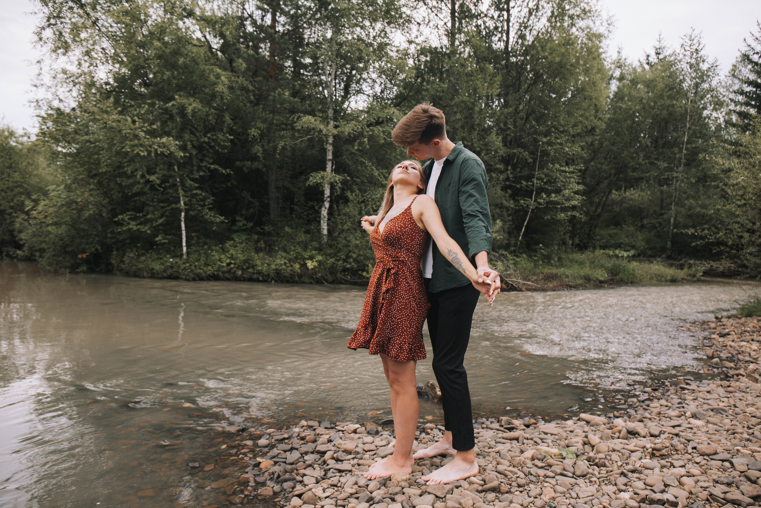 Лето в поле. Для тех, кто не ждёт удачи, а создаёт её. Каждая фотосессия — это твой момент, твой стиль, твой успех. 📸