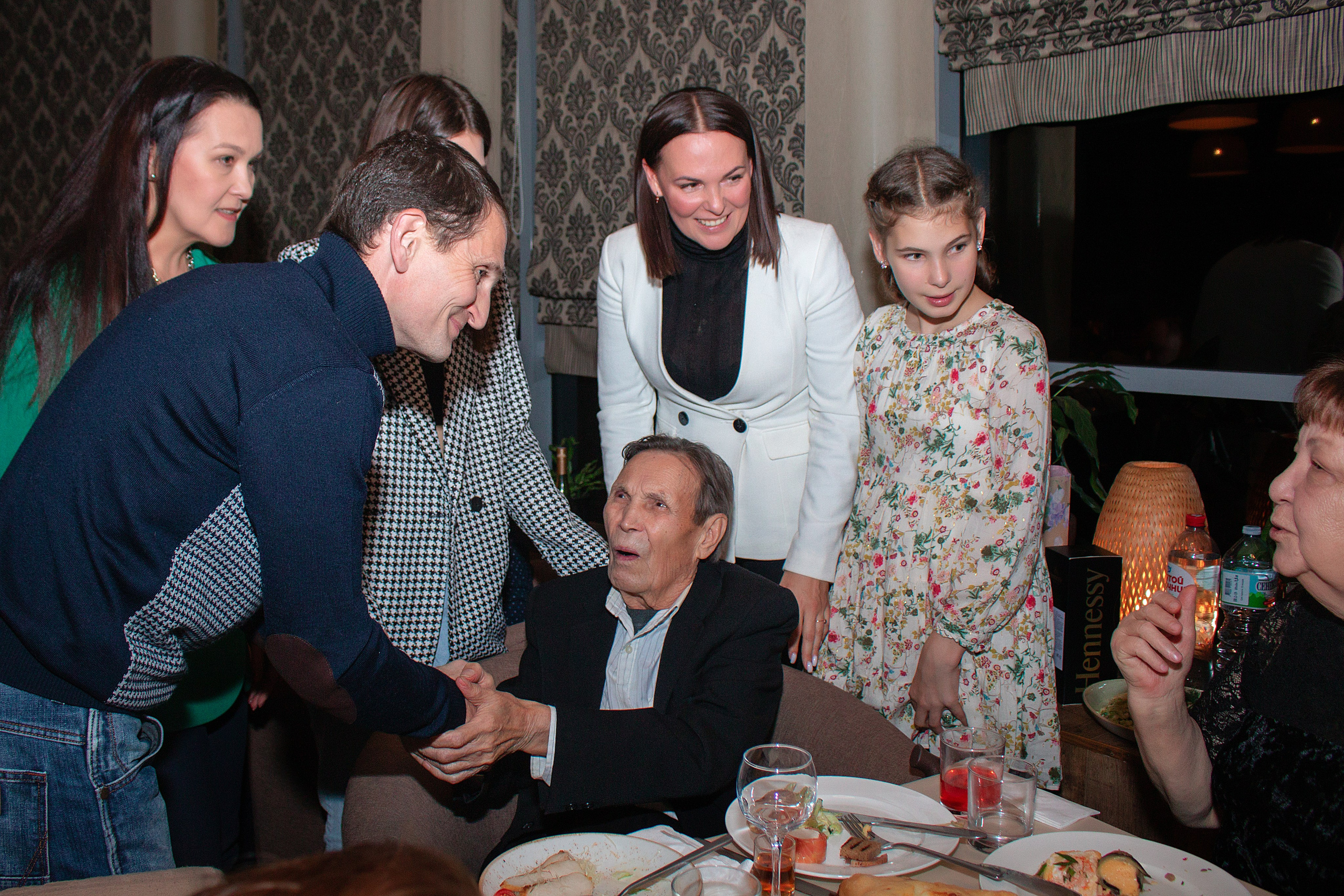 Юбилей. Фотограф Анастасия, СПб: живые семейные и женские фотосессии без позирования, наполненные эмоциями