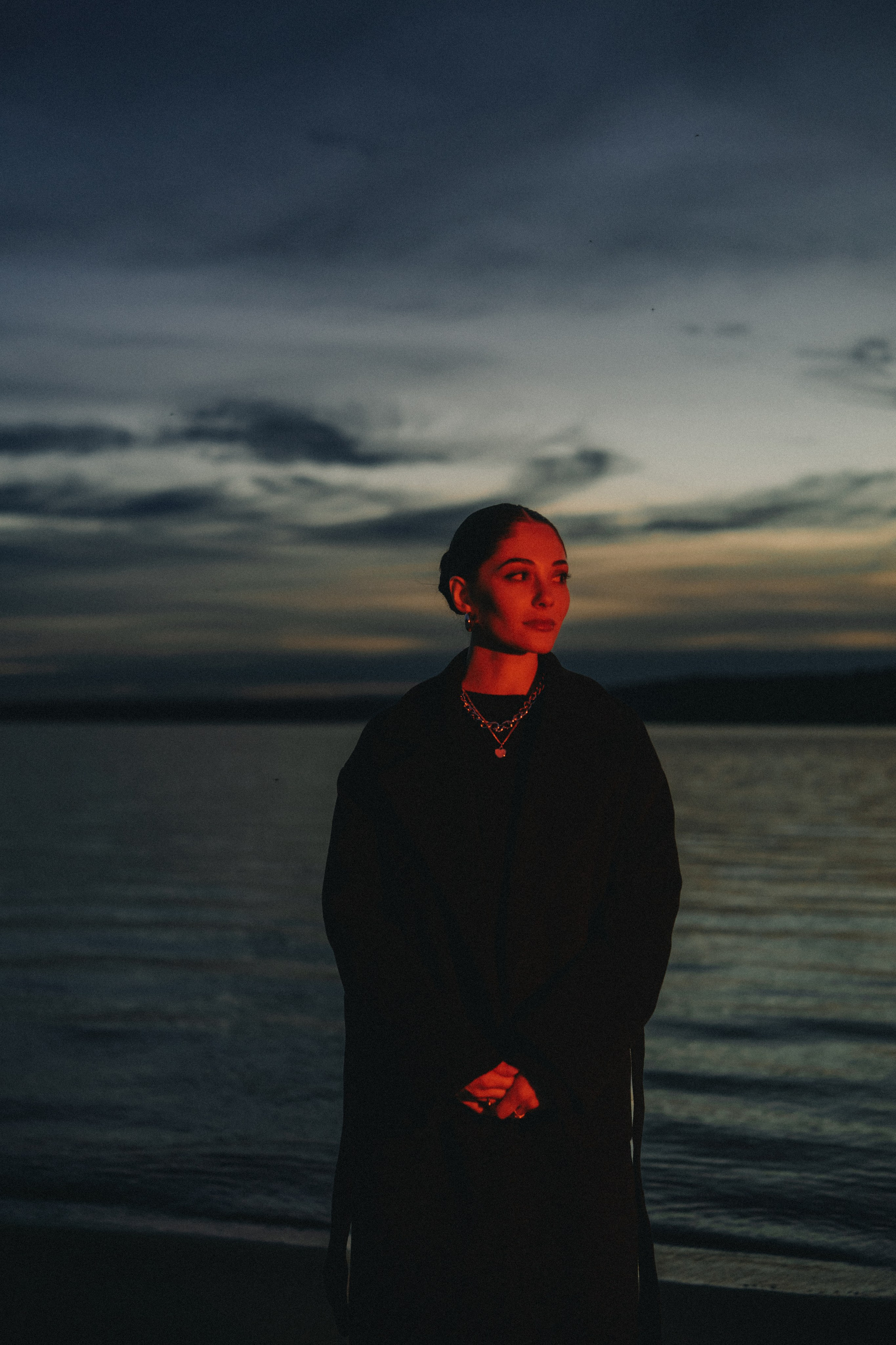 Юля | фотосессия на закате у воды. Портретный фотограф Москва