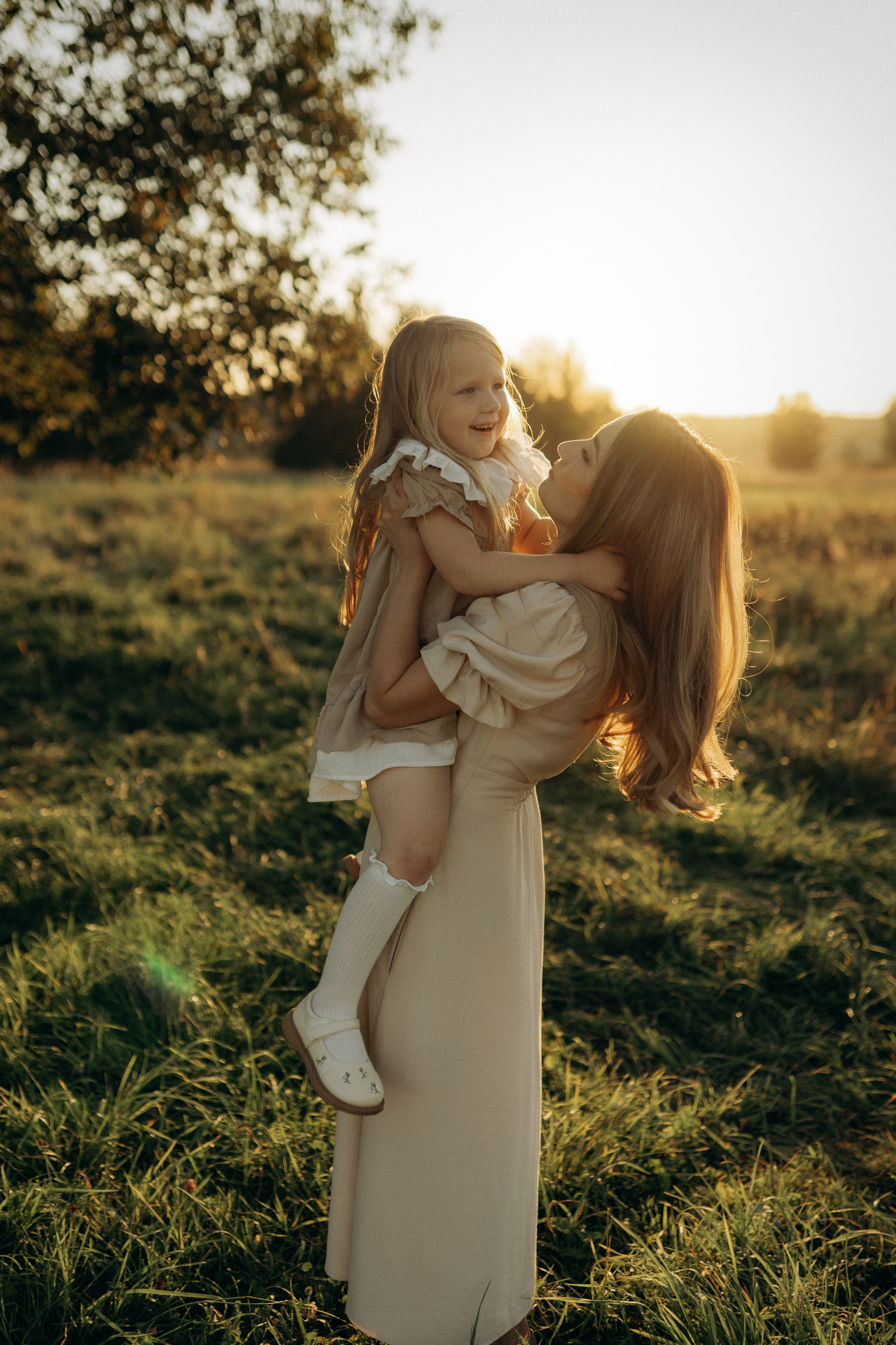 Летний вечер в поле. Семейный lifestyle фотограф в Москве Рената Рафикова