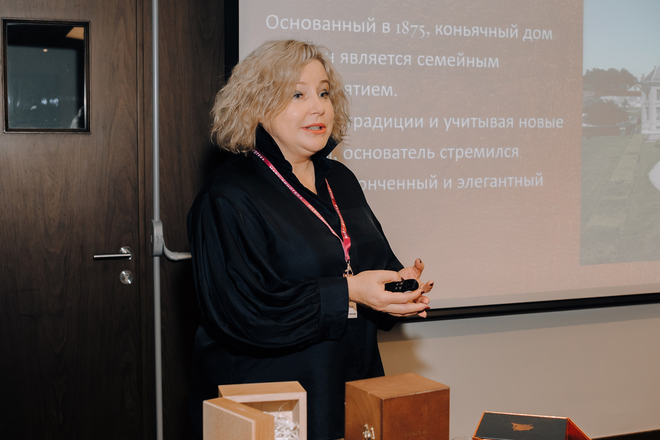 ФЕСТИВАЛЬ ВИНА И КРЕПКИХ НАПИТКОВ МАВТ-ВИНОТЕКА. Репортажный фотограф Зуев Роман г. Челябинск